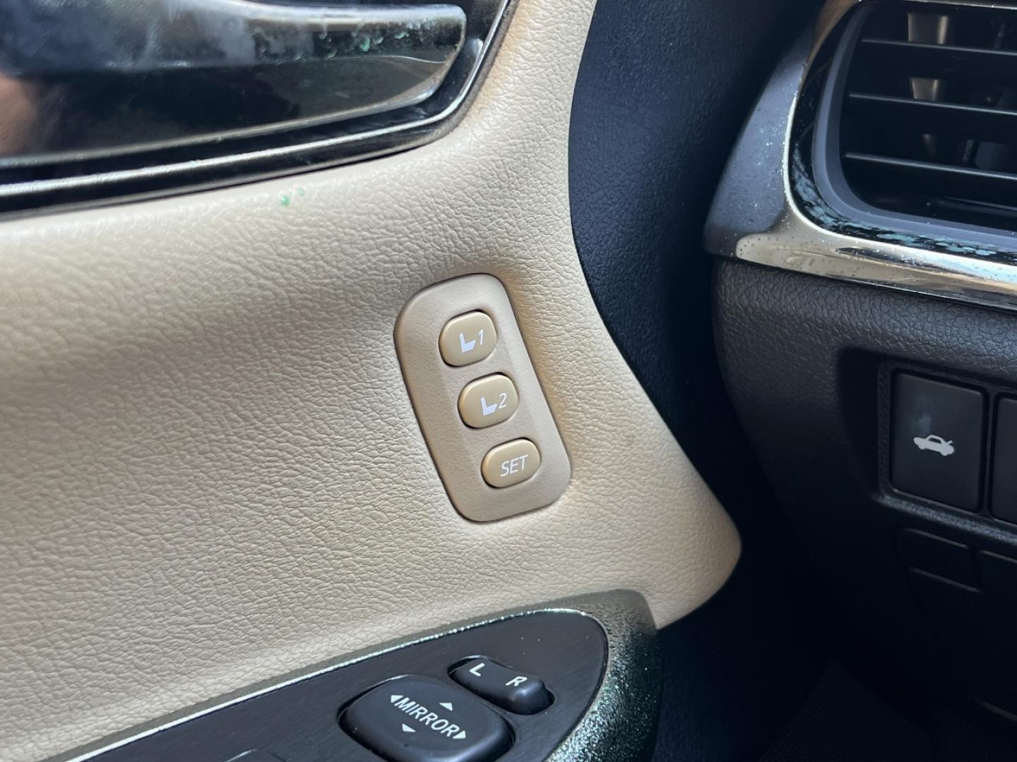 2013 GOLD /Tan Leather Toyota Avalon Hybrid Limited (4T1BD1EB8DU) with an 2.5L 4 Cyl. Hybrid engine, Continuously Variable Transmission transmission, located at 2990 Old Orchard Rd., Jackson, MO, 63755, 37.354214, -89.612106 - 2013 Toyota Avalon Hybrid 124xxx miles Front Wheel Drive 2.5L 4 Cyl. Hybrid Automatic Leather Power/Heated/Cooled Seats Heated Rear Seats Backup Camera Sunroof Bluetooth Cruise Power Windows/Locks/Mirrors We have financing available and we accept trades! Fill out a credit application on - Photo#29