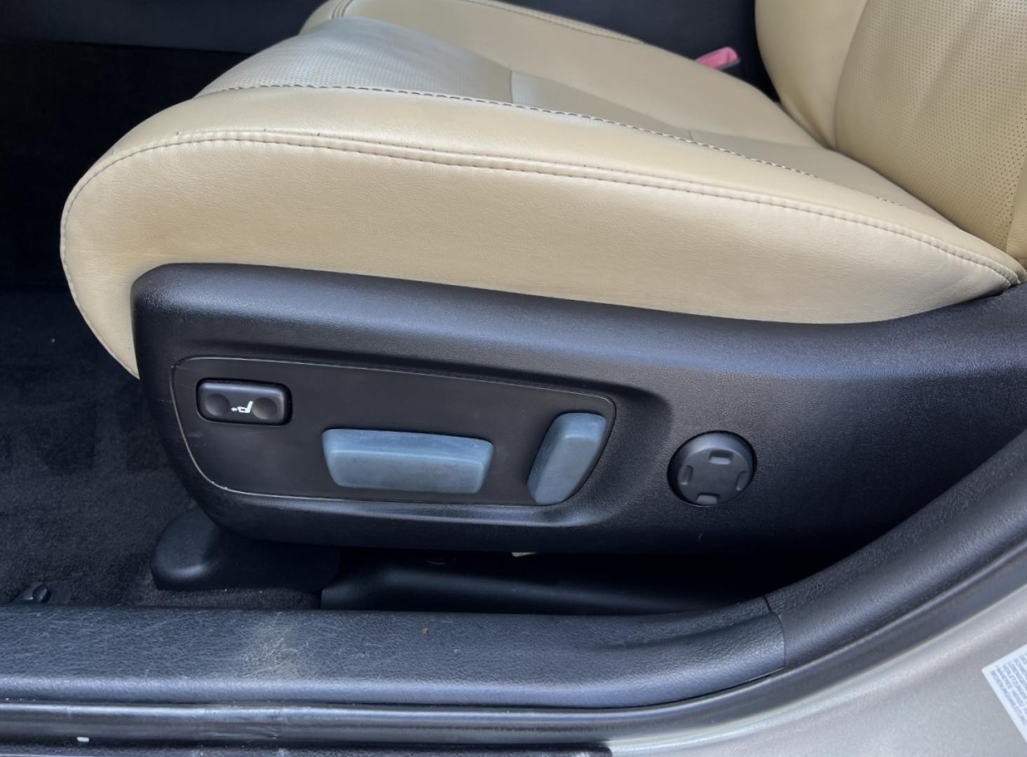 2013 GOLD /Tan Leather Toyota Avalon Hybrid Limited (4T1BD1EB8DU) with an 2.5L 4 Cyl. Hybrid engine, Continuously Variable Transmission transmission, located at 2990 Old Orchard Rd., Jackson, MO, 63755, 37.354214, -89.612106 - 2013 Toyota Avalon Hybrid 124xxx miles Front Wheel Drive 2.5L 4 Cyl. Hybrid Automatic Leather Power/Heated/Cooled Seats Heated Rear Seats Backup Camera Sunroof Bluetooth Cruise Power Windows/Locks/Mirrors We have financing available and we accept trades! Fill out a credit application on - Photo#6