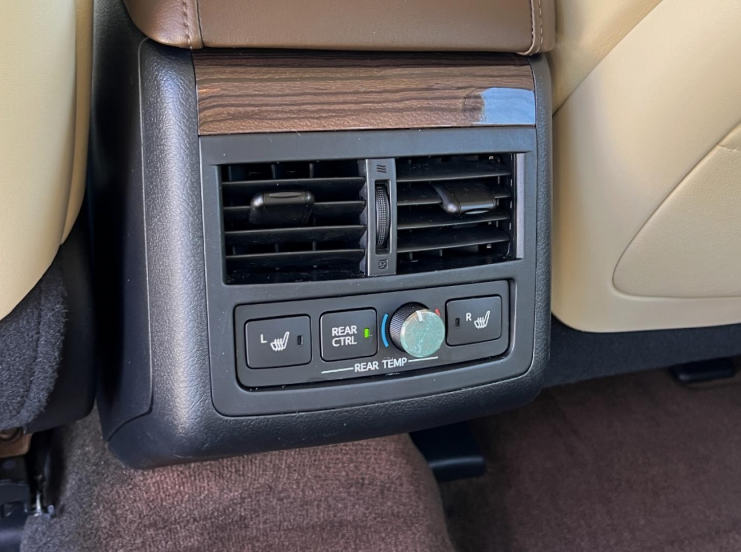 2013 GOLD /Tan Leather Toyota Avalon Hybrid Limited (4T1BD1EB8DU) with an 2.5L 4 Cyl. Hybrid engine, Continuously Variable Transmission transmission, located at 2990 Old Orchard Rd., Jackson, MO, 63755, 37.354214, -89.612106 - 2013 Toyota Avalon Hybrid 124xxx miles Front Wheel Drive 2.5L 4 Cyl. Hybrid Automatic Leather Power/Heated/Cooled Seats Heated Rear Seats Backup Camera Sunroof Bluetooth Cruise Power Windows/Locks/Mirrors We have financing available and we accept trades! Fill out a credit application on - Photo#7