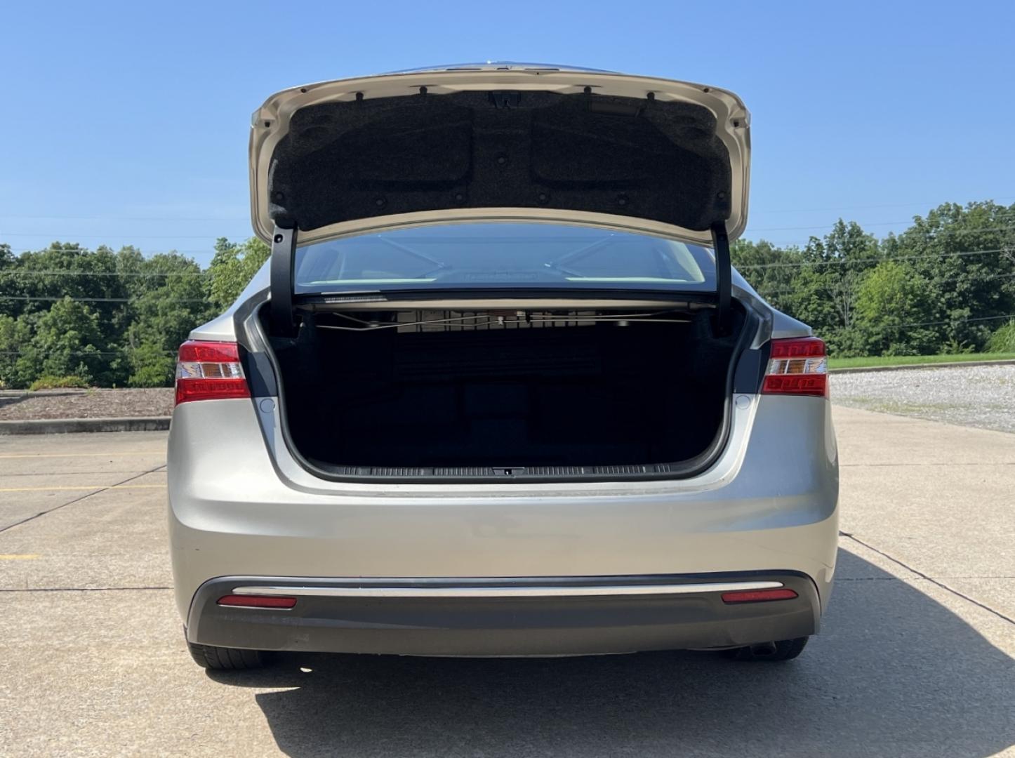 2013 GOLD /Tan Leather Toyota Avalon Hybrid Limited (4T1BD1EB8DU) with an 2.5L 4 Cyl. Hybrid engine, Continuously Variable Transmission transmission, located at 2990 Old Orchard Rd., Jackson, MO, 63755, 37.354214, -89.612106 - 2013 Toyota Avalon Hybrid 124xxx miles Front Wheel Drive 2.5L 4 Cyl. Hybrid Automatic Leather Power/Heated/Cooled Seats Heated Rear Seats Backup Camera Sunroof Bluetooth Cruise Power Windows/Locks/Mirrors We have financing available and we accept trades! Fill out a credit application on - Photo#21