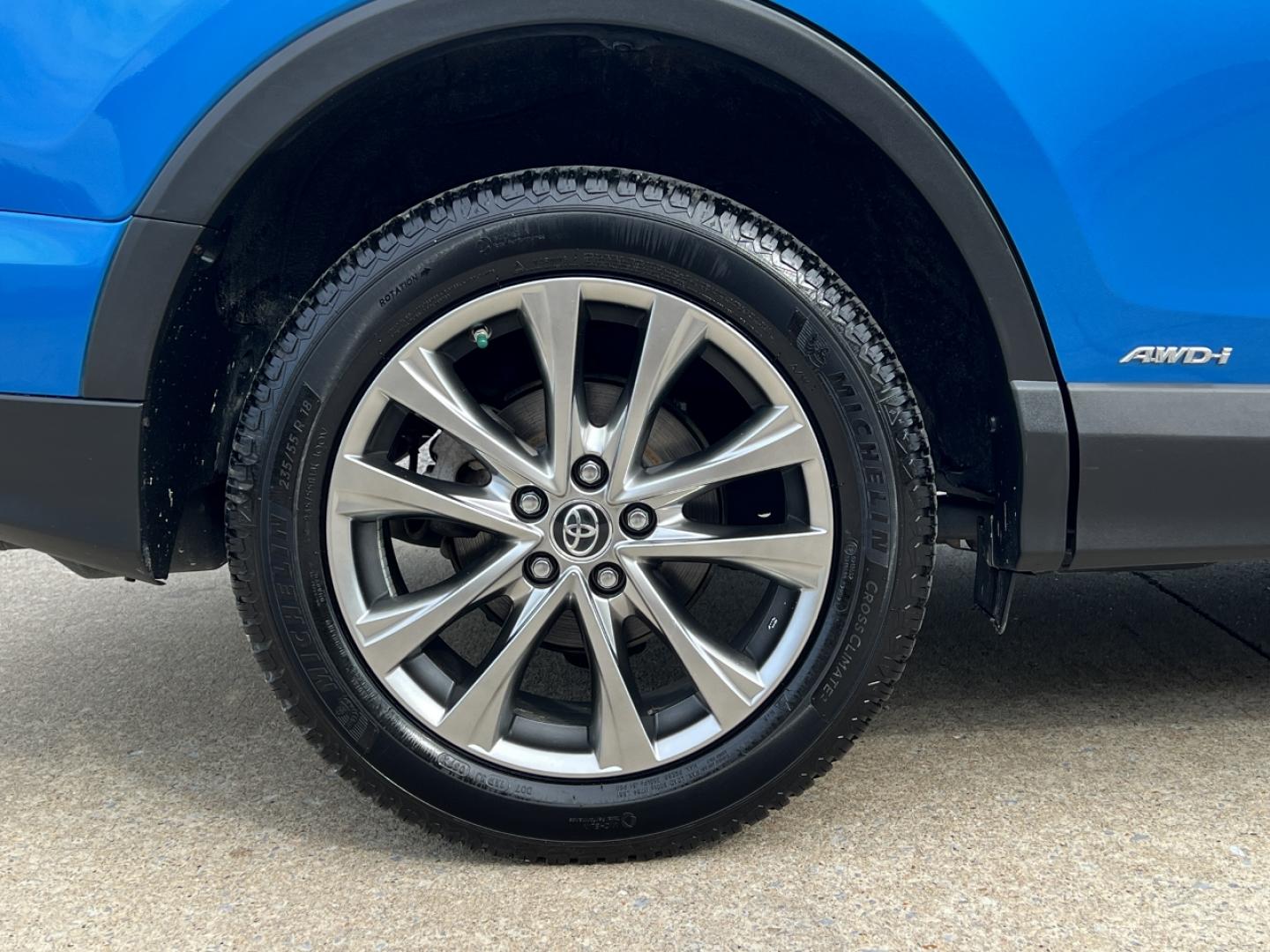 2016 BLUE /Black Leather Toyota RAV4 Hybrid Limited (JTMDJREV2GD) with an 2.5L 4 Cyl. Hybrid engine, CVT transmission, located at 2990 Old Orchard Rd., Jackson, MO, 63755, 37.354214, -89.612106 - 2016 Toyota RAV4 Hybrid Limited 104xxx miles All Wheel Drive 2.5L 4 Cyl. Hybrid Automatic Leather Backup Camera Power Driver Seat Heated Seats Sunroof Cruise Power Windows/Locks/Mirrors We have financing available and we accept trades! Fill out a credit application on our website or come - Photo#42