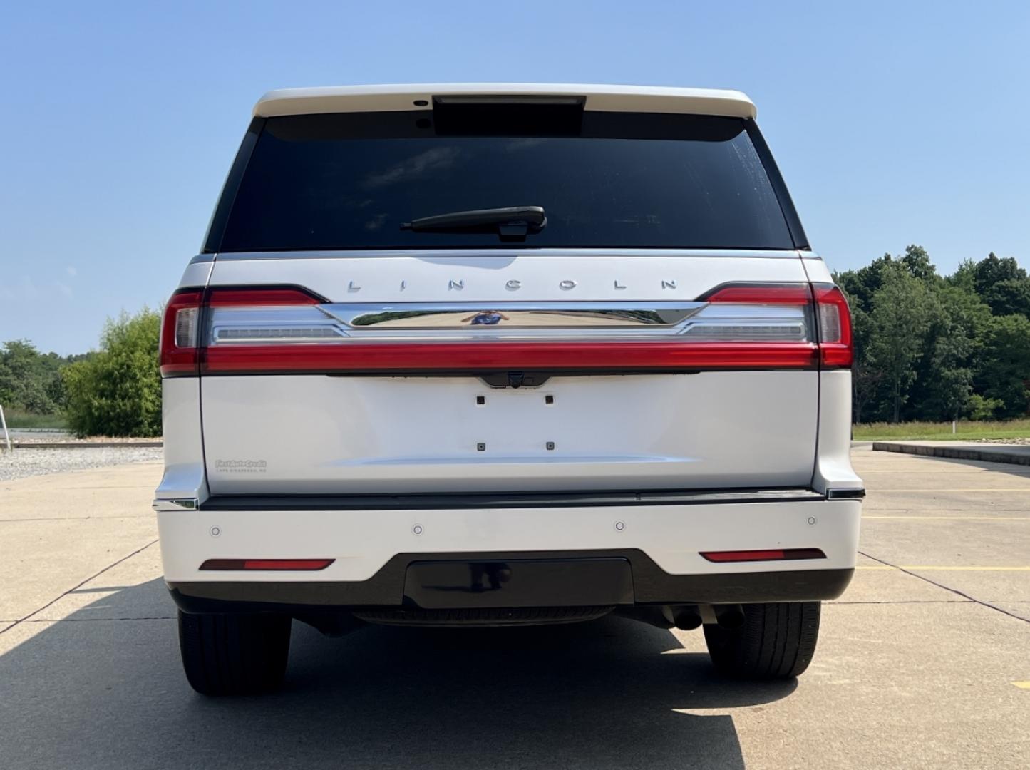 2019 WHITE /Tan Leather Lincoln Navigator L Select 4WD (5LMJJ3JT4KE) with an 3.5L V6 engine, Automatic transmission, located at 506 S. Kingshighway, Cape Girardeau, MO, 63703, (573) 235-5000, 37.294991, -89.553635 - 2019 Lincoln Navigator L Select 156xxx miles 4x4 3.5L V6 Automatic Leather 3rd Row Power/Heated Seats Heated Rear Seats Backup Camera Sunroof Bluetooth Power Running Boards Remote Start Cruise Power Windows/Locks/Mirrors We have financing available and we accept trades! Fill out a cr - Photo#14