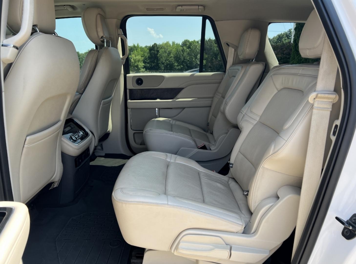 2019 WHITE /Tan Leather Lincoln Navigator L Select 4WD (5LMJJ3JT4KE) with an 3.5L V6 engine, Automatic transmission, located at 506 S. Kingshighway, Cape Girardeau, MO, 63703, (573) 235-5000, 37.294991, -89.553635 - 2019 Lincoln Navigator L Select 156xxx miles 4x4 3.5L V6 Automatic Leather 3rd Row Power/Heated Seats Heated Rear Seats Backup Camera Sunroof Bluetooth Power Running Boards Remote Start Cruise Power Windows/Locks/Mirrors We have financing available and we accept trades! Fill out a cr - Photo#20
