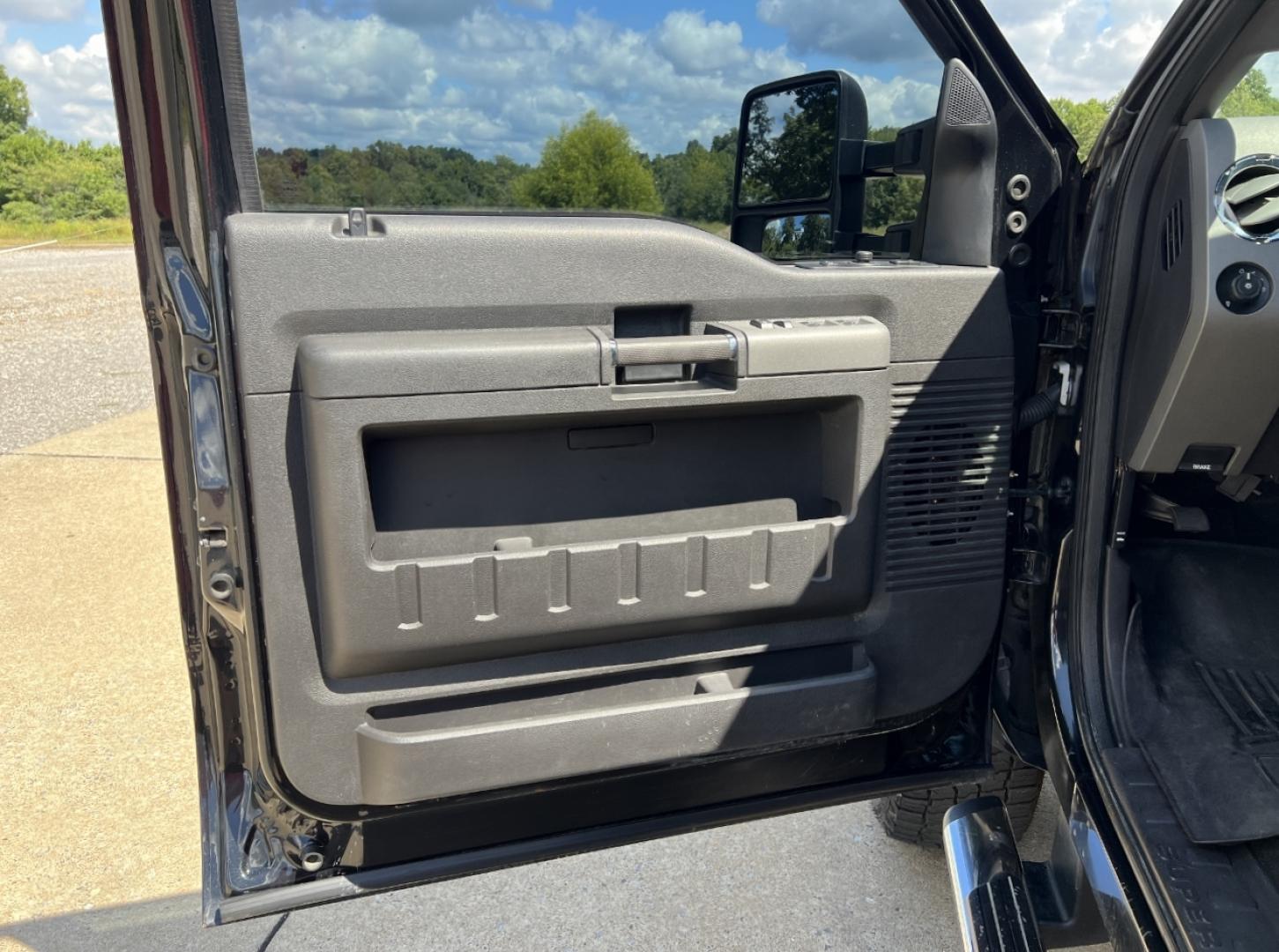 2012 BLACK /Black Leather Ford F-250 SD Lariat Crew Cab 4WD (1FT7W2BT9CE) with an 6.7L V8 DIESEL engine, Automatic transmission, located at 2990 Old Orchard Rd., Jackson, MO, 63755, 37.354214, -89.612106 - 2012 Ford F-250 Lariat 177xxx miles 4x4 6.7L V8 Diesel Automatic Leather Power/Heated/Cooled Seats Sunroof Remote Start Cruise Power Windows/Locks/Mirrors We have financing available and we accept trades! Fill out a credit application on our website or come by today! If you have any ques - Photo#13