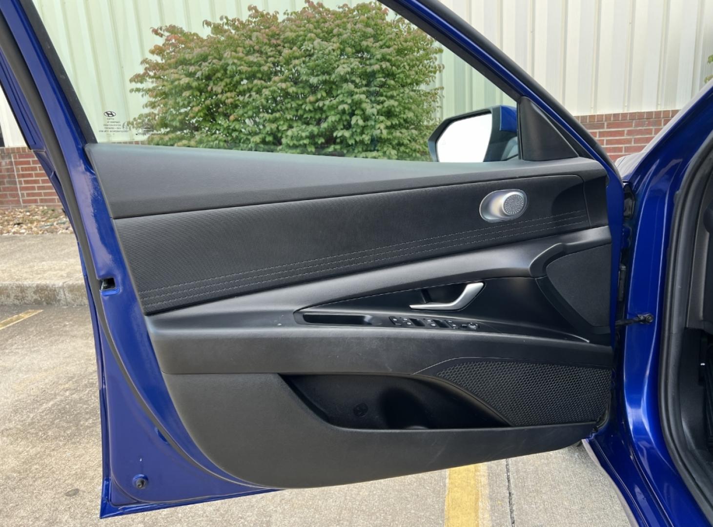 2022 BLUE /Black Cloth Hyundai Elantra SEL (5NPLM4AG4NH) with an 2.0L 4 Cyl. engine, Automatic transmission, located at 2990 Old Orchard Rd., Jackson, MO, 63755, 37.354214, -89.612106 - 2022 Hyundai Elantra SEL 1-Owner 106xxx miles Front Wheel Drive 2.0L 4 Cyl. Automatic Backup Camera Bluetooth Remote Start Cruise Power Windows/Locks/Mirrors We have financing available and we accept trades! Fill out a credit application on our website or come by today! If you have any q - Photo#11