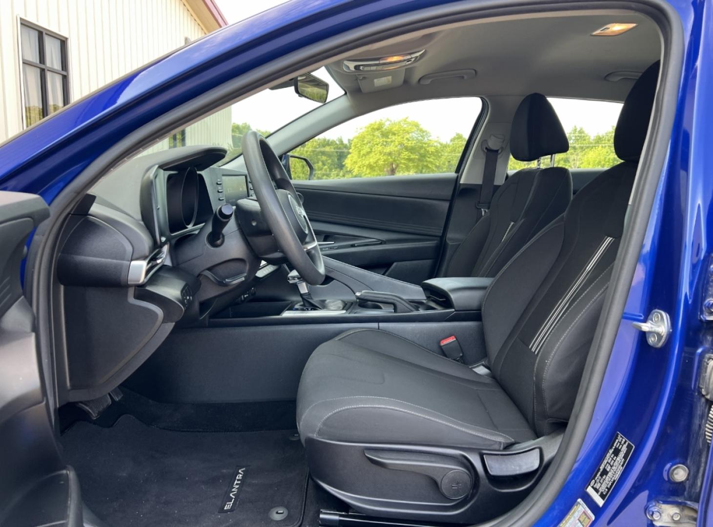 2022 BLUE /Black Cloth Hyundai Elantra SEL (5NPLM4AG4NH) with an 2.0L 4 Cyl. engine, Automatic transmission, located at 2990 Old Orchard Rd., Jackson, MO, 63755, 37.354214, -89.612106 - 2022 Hyundai Elantra SEL 1-Owner 106xxx miles Front Wheel Drive 2.0L 4 Cyl. Automatic Backup Camera Bluetooth Remote Start Cruise Power Windows/Locks/Mirrors We have financing available and we accept trades! Fill out a credit application on our website or come by today! If you have any q - Photo#12