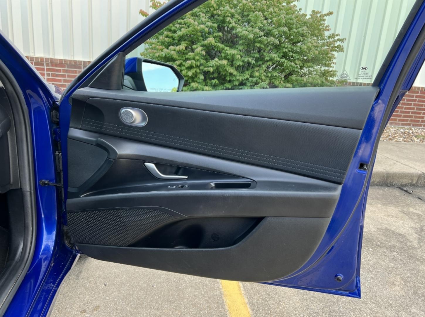 2022 BLUE /Black Cloth Hyundai Elantra SEL (5NPLM4AG4NH) with an 2.0L 4 Cyl. engine, Automatic transmission, located at 2990 Old Orchard Rd., Jackson, MO, 63755, 37.354214, -89.612106 - 2022 Hyundai Elantra SEL 1-Owner 106xxx miles Front Wheel Drive 2.0L 4 Cyl. Automatic Backup Camera Bluetooth Remote Start Cruise Power Windows/Locks/Mirrors We have financing available and we accept trades! Fill out a credit application on our website or come by today! If you have any q - Photo#13
