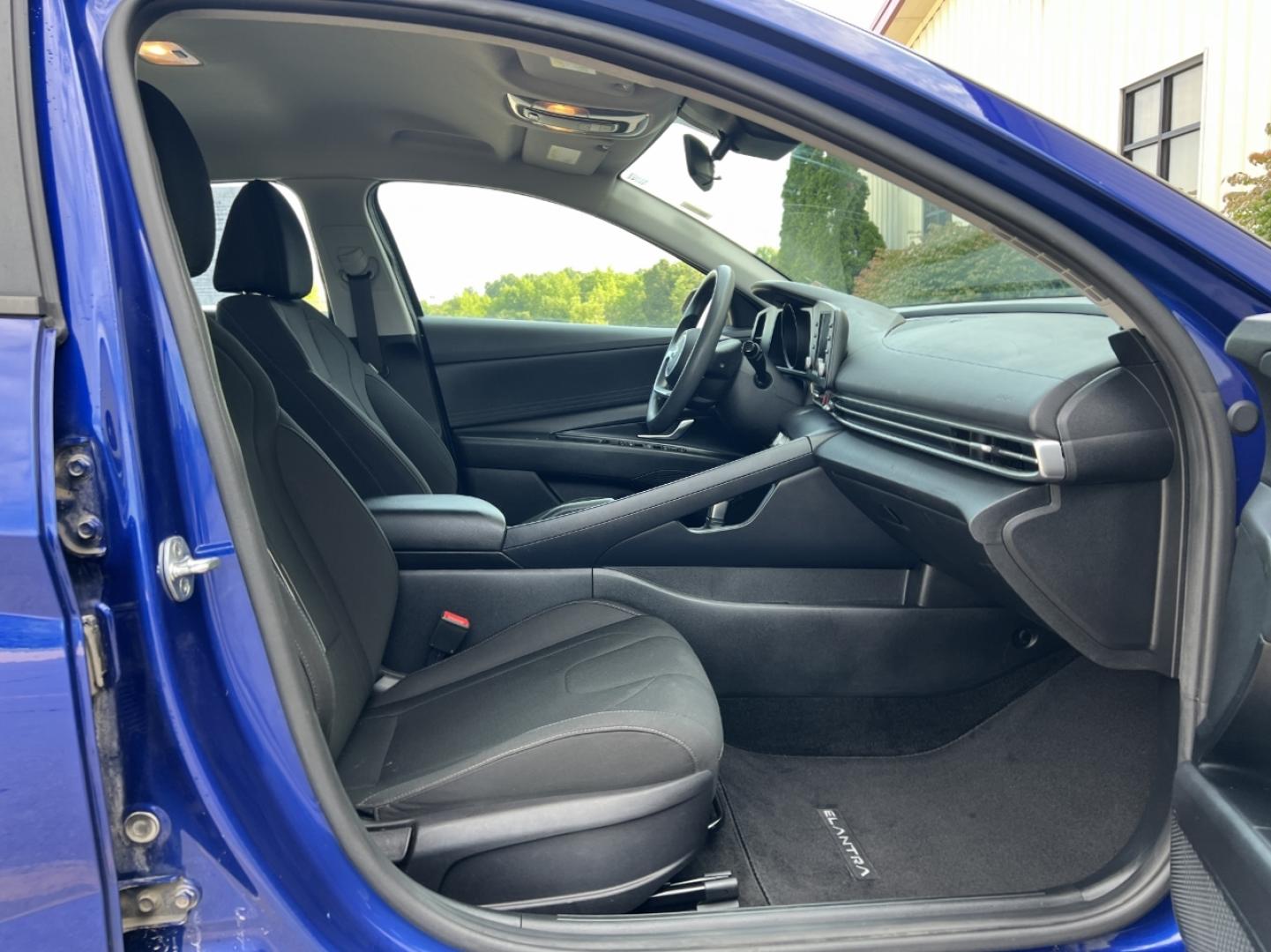 2022 BLUE /Black Cloth Hyundai Elantra SEL (5NPLM4AG4NH) with an 2.0L 4 Cyl. engine, Automatic transmission, located at 2990 Old Orchard Rd., Jackson, MO, 63755, 37.354214, -89.612106 - 2022 Hyundai Elantra SEL 1-Owner 106xxx miles Front Wheel Drive 2.0L 4 Cyl. Automatic Backup Camera Bluetooth Remote Start Cruise Power Windows/Locks/Mirrors We have financing available and we accept trades! Fill out a credit application on our website or come by today! If you have any q - Photo#14