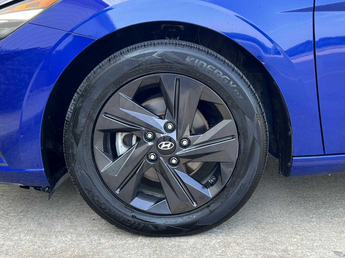 2022 BLUE /Black Cloth Hyundai Elantra SEL (5NPLM4AG4NH) with an 2.0L 4 Cyl. engine, Automatic transmission, located at 2990 Old Orchard Rd., Jackson, MO, 63755, 37.354214, -89.612106 - 2022 Hyundai Elantra SEL 1-Owner 106xxx miles Front Wheel Drive 2.0L 4 Cyl. Automatic Backup Camera Bluetooth Remote Start Cruise Power Windows/Locks/Mirrors We have financing available and we accept trades! Fill out a credit application on our website or come by today! If you have any q - Photo#34