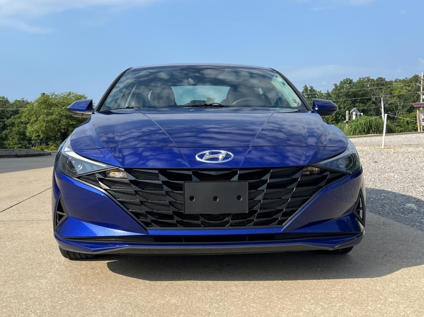 2022 BLUE /Black Cloth Hyundai Elantra SEL (5NPLM4AG4NH) with an 2.0L 4 Cyl. engine, Automatic transmission, located at 2990 Old Orchard Rd., Jackson, MO, 63755, 37.354214, -89.612106 - 2022 Hyundai Elantra SEL 1-Owner 106xxx miles Front Wheel Drive 2.0L 4 Cyl. Automatic Backup Camera Bluetooth Remote Start Cruise Power Windows/Locks/Mirrors We have financing available and we accept trades! Fill out a credit application on our website or come by today! If you have any q - Photo#10