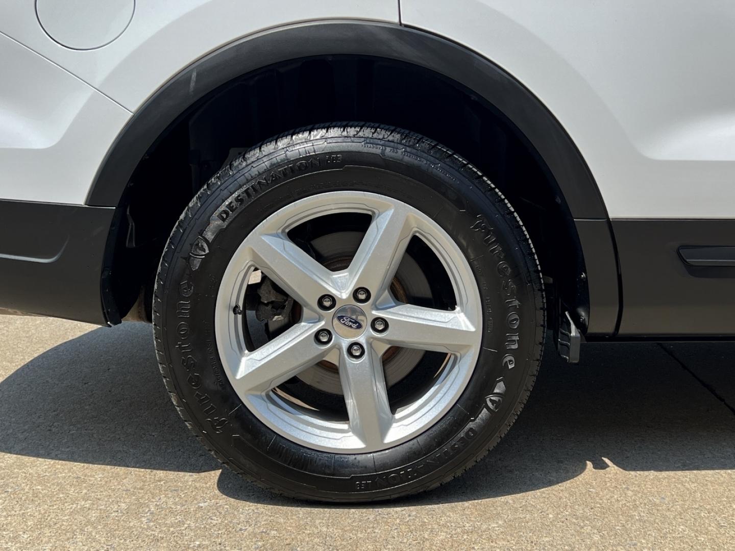 2018 WHITE /Tan Cloth Ford Explorer Base FWD (1FM5K7BH3JG) with an 2.3L 4 Cyl. engine, Automatic transmission, located at 2990 Old Orchard Rd., Jackson, MO, 63755, 37.354214, -89.612106 - 2018 Ford Explorer 1-Owner 115xxx miles Front Wheel Drive 2.3L 4 Cyl. Automatic 3rd Row Backup Camera Power Driver Seat Bluetooth Cruise Power Windows/Locks/Mirrors We have financing available and we accept trades! Fill out a credit application on our website or come by today! If you ha - Photo#34