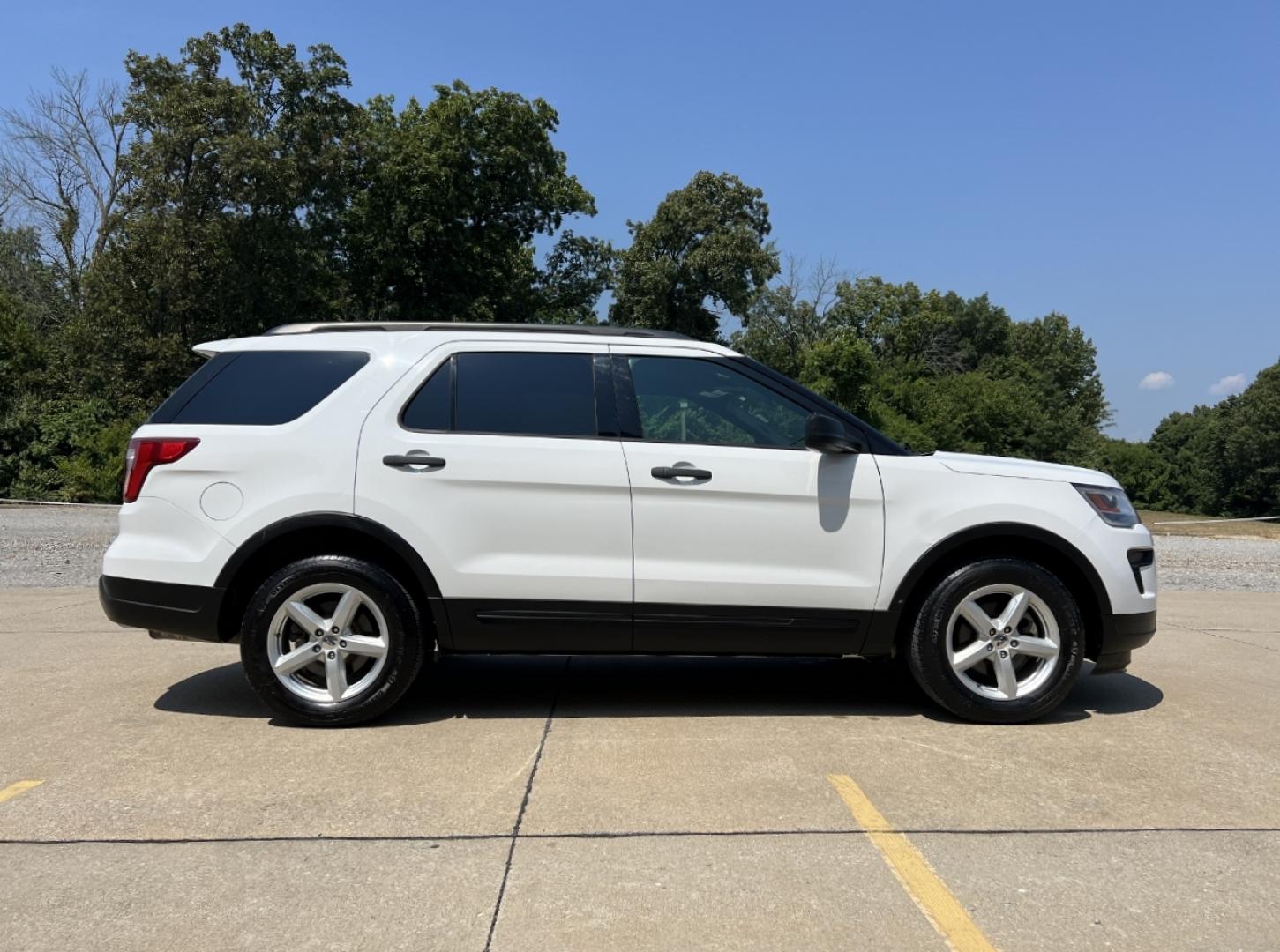 2018 WHITE /Tan Cloth Ford Explorer Base FWD (1FM5K7BH3JG) with an 2.3L 4 Cyl. engine, Automatic transmission, located at 2990 Old Orchard Rd., Jackson, MO, 63755, 37.354214, -89.612106 - 2018 Ford Explorer 1-Owner 115xxx miles Front Wheel Drive 2.3L 4 Cyl. Automatic 3rd Row Backup Camera Power Driver Seat Bluetooth Cruise Power Windows/Locks/Mirrors We have financing available and we accept trades! Fill out a credit application on our website or come by today! If you ha - Photo#6