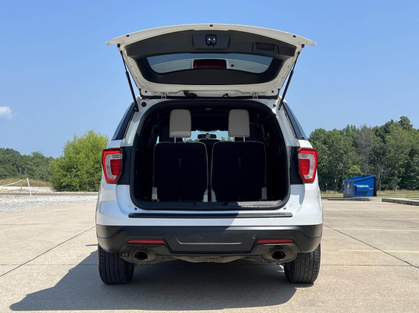 2018 WHITE /Tan Cloth Ford Explorer Base FWD (1FM5K7BH3JG) with an 2.3L 4 Cyl. engine, Automatic transmission, located at 2990 Old Orchard Rd., Jackson, MO, 63755, 37.354214, -89.612106 - 2018 Ford Explorer 1-Owner 115xxx miles Front Wheel Drive 2.3L 4 Cyl. Automatic 3rd Row Backup Camera Power Driver Seat Bluetooth Cruise Power Windows/Locks/Mirrors We have financing available and we accept trades! Fill out a credit application on our website or come by today! If you ha - Photo#16
