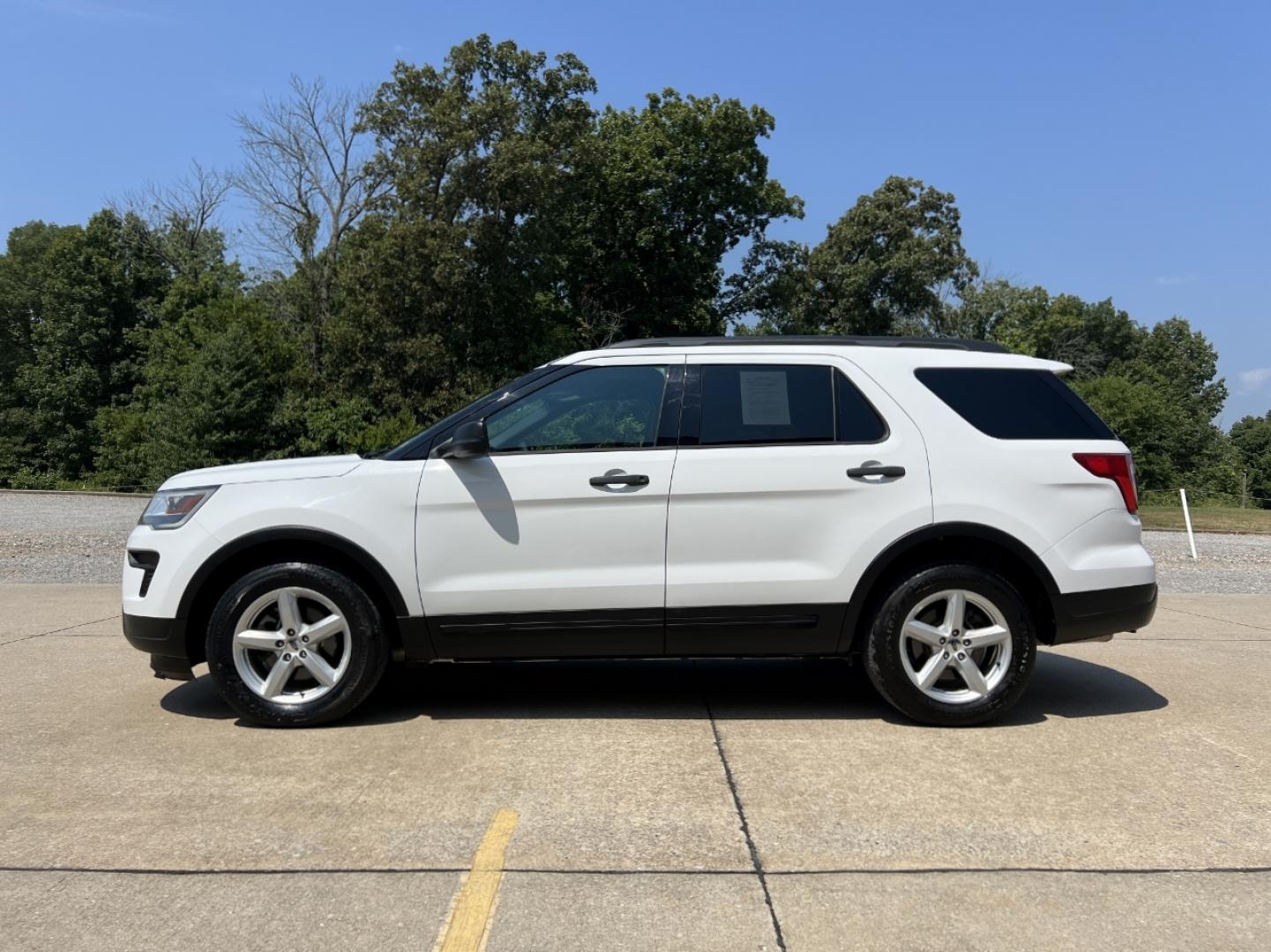 2018 WHITE /Tan Cloth Ford Explorer Base FWD (1FM5K7BH3JG) with an 2.3L 4 Cyl. engine, Automatic transmission, located at 2990 Old Orchard Rd., Jackson, MO, 63755, 37.354214, -89.612106 - 2018 Ford Explorer 1-Owner 115xxx miles Front Wheel Drive 2.3L 4 Cyl. Automatic 3rd Row Backup Camera Power Driver Seat Bluetooth Cruise Power Windows/Locks/Mirrors We have financing available and we accept trades! Fill out a credit application on our website or come by today! If you ha - Photo#5