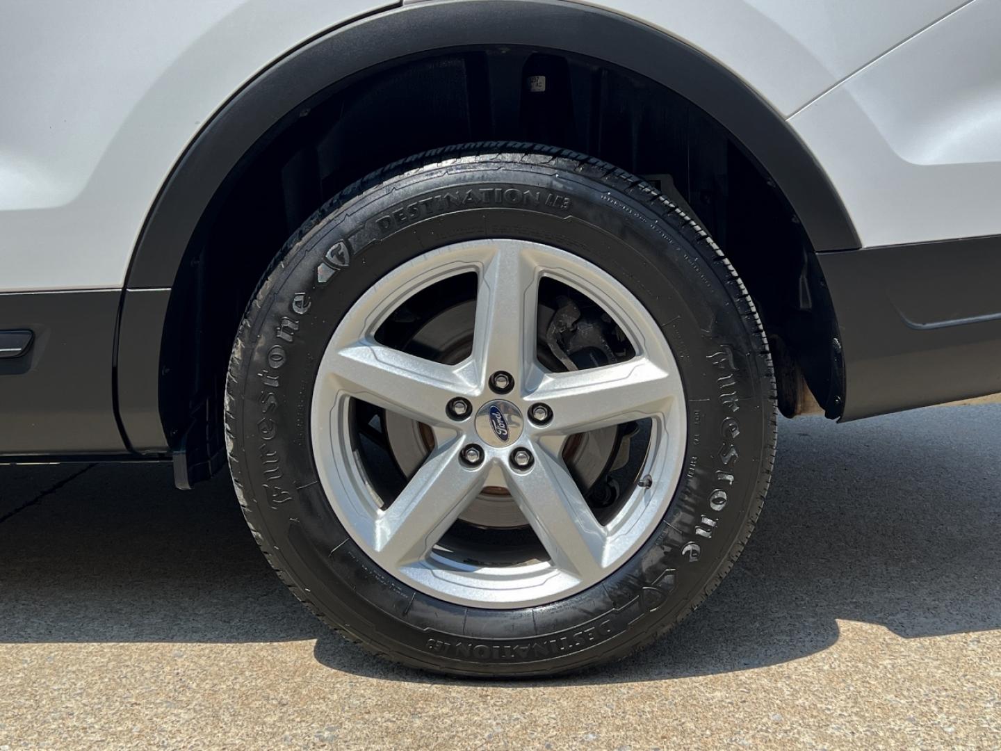 2018 WHITE /Tan Cloth Ford Explorer Base FWD (1FM5K7BH3JG) with an 2.3L 4 Cyl. engine, Automatic transmission, located at 2990 Old Orchard Rd., Jackson, MO, 63755, 37.354214, -89.612106 - 2018 Ford Explorer 1-Owner 115xxx miles Front Wheel Drive 2.3L 4 Cyl. Automatic 3rd Row Backup Camera Power Driver Seat Bluetooth Cruise Power Windows/Locks/Mirrors We have financing available and we accept trades! Fill out a credit application on our website or come by today! If you ha - Photo#33