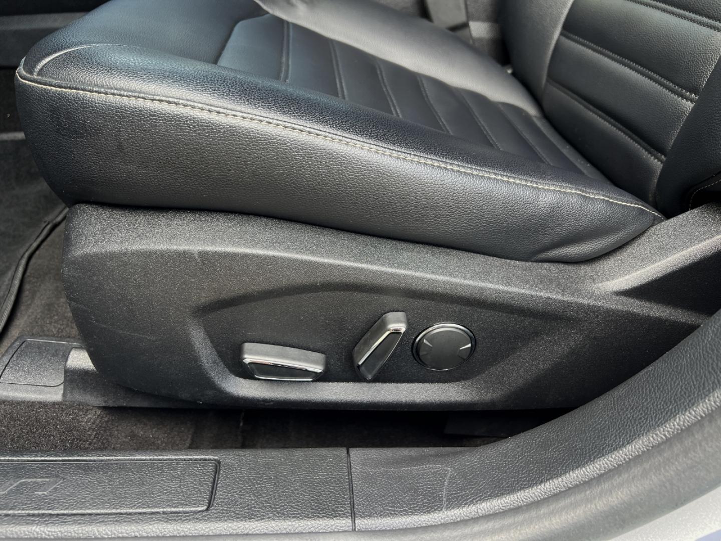 2020 SILVER /Black Leather Ford Fusion SEL (3FA6P0CD1LR) with an 1.5L 4 Cyl. engine, Automatic transmission, located at 506 S. Kingshighway, Cape Girardeau, MO, 63703, (573) 235-5000, 37.294991, -89.553635 - 2020 Ford Fusion SEL 109xxx miles Front Wheel Drive 1.5L 4 Cyl. Automatic Leather Backup Camera Power/Heated Seats Bluetooth Remote Start Cruise Power Windows/Locks/Mirrors We have financing available and we accept trades! Fill out a credit application on our website or come by today! I - Photo#4