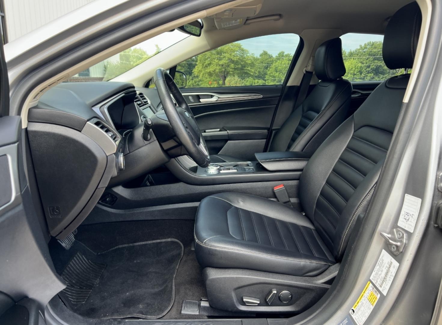 2020 SILVER /Black Leather Ford Fusion SEL (3FA6P0CD1LR) with an 1.5L 4 Cyl. engine, Automatic transmission, located at 506 S. Kingshighway, Cape Girardeau, MO, 63703, (573) 235-5000, 37.294991, -89.553635 - 2020 Ford Fusion SEL 109xxx miles Front Wheel Drive 1.5L 4 Cyl. Automatic Leather Backup Camera Power/Heated Seats Bluetooth Remote Start Cruise Power Windows/Locks/Mirrors We have financing available and we accept trades! Fill out a credit application on our website or come by today! I - Photo#14