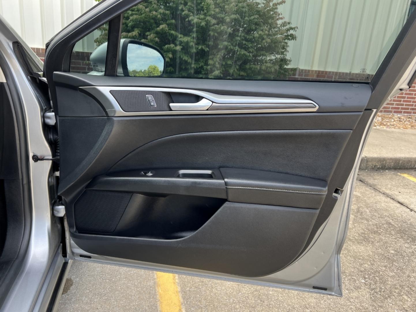 2020 SILVER /Black Leather Ford Fusion SEL (3FA6P0CD1LR) with an 1.5L 4 Cyl. engine, Automatic transmission, located at 506 S. Kingshighway, Cape Girardeau, MO, 63703, (573) 235-5000, 37.294991, -89.553635 - 2020 Ford Fusion SEL 109xxx miles Front Wheel Drive 1.5L 4 Cyl. Automatic Leather Backup Camera Power/Heated Seats Bluetooth Remote Start Cruise Power Windows/Locks/Mirrors We have financing available and we accept trades! Fill out a credit application on our website or come by today! I - Photo#15