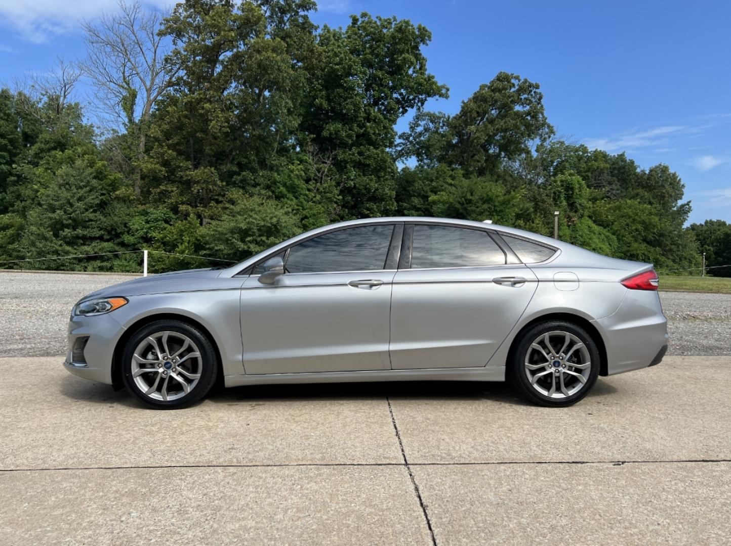 2020 SILVER /Black Leather Ford Fusion SEL (3FA6P0CD1LR) with an 1.5L 4 Cyl. engine, Automatic transmission, located at 506 S. Kingshighway, Cape Girardeau, MO, 63703, (573) 235-5000, 37.294991, -89.553635 - 2020 Ford Fusion SEL 109xxx miles Front Wheel Drive 1.5L 4 Cyl. Automatic Leather Backup Camera Power/Heated Seats Bluetooth Remote Start Cruise Power Windows/Locks/Mirrors We have financing available and we accept trades! Fill out a credit application on our website or come by today! I - Photo#7