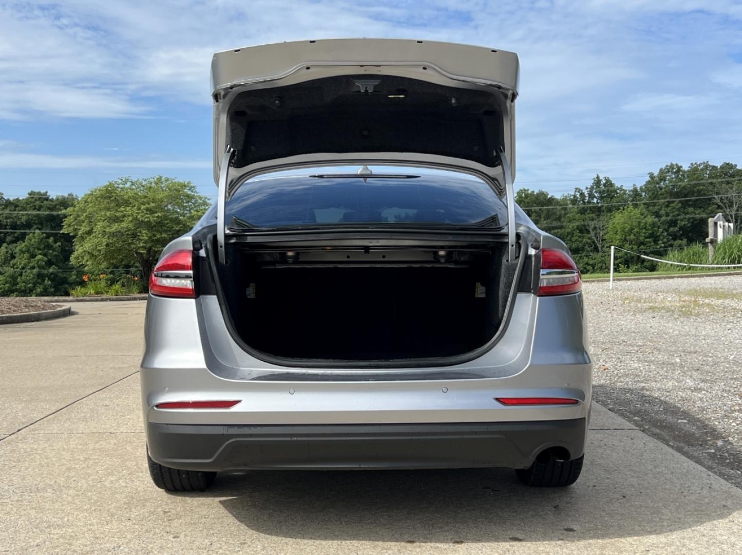 2020 SILVER /Black Leather Ford Fusion SEL (3FA6P0CD1LR) with an 1.5L 4 Cyl. engine, Automatic transmission, located at 506 S. Kingshighway, Cape Girardeau, MO, 63703, (573) 235-5000, 37.294991, -89.553635 - 2020 Ford Fusion SEL 109xxx miles Front Wheel Drive 1.5L 4 Cyl. Automatic Leather Backup Camera Power/Heated Seats Bluetooth Remote Start Cruise Power Windows/Locks/Mirrors We have financing available and we accept trades! Fill out a credit application on our website or come by today! I - Photo#19