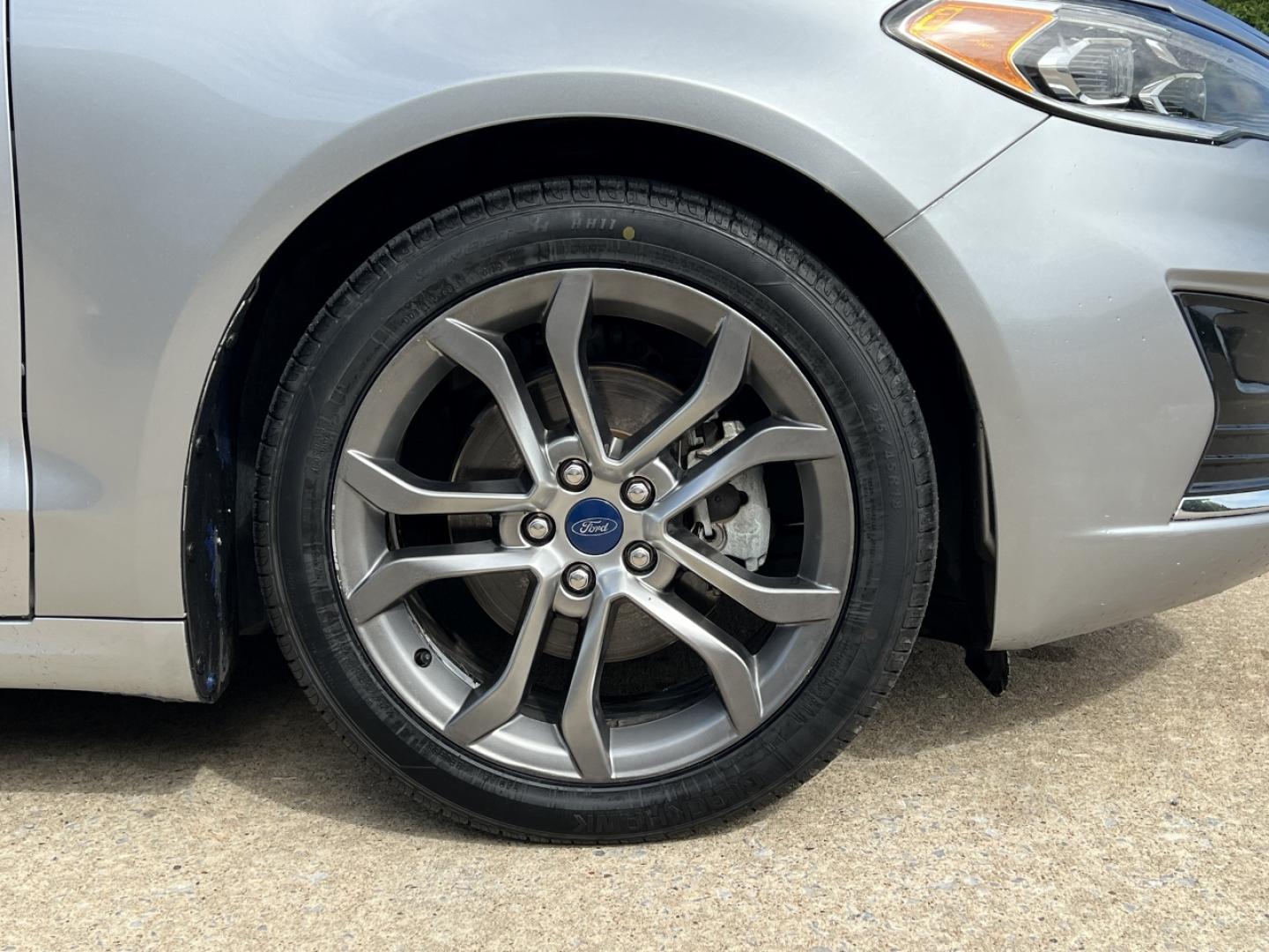2020 SILVER /Black Leather Ford Fusion SEL (3FA6P0CD1LR) with an 1.5L 4 Cyl. engine, Automatic transmission, located at 506 S. Kingshighway, Cape Girardeau, MO, 63703, (573) 235-5000, 37.294991, -89.553635 - 2020 Ford Fusion SEL 109xxx miles Front Wheel Drive 1.5L 4 Cyl. Automatic Leather Backup Camera Power/Heated Seats Bluetooth Remote Start Cruise Power Windows/Locks/Mirrors We have financing available and we accept trades! Fill out a credit application on our website or come by today! I - Photo#39