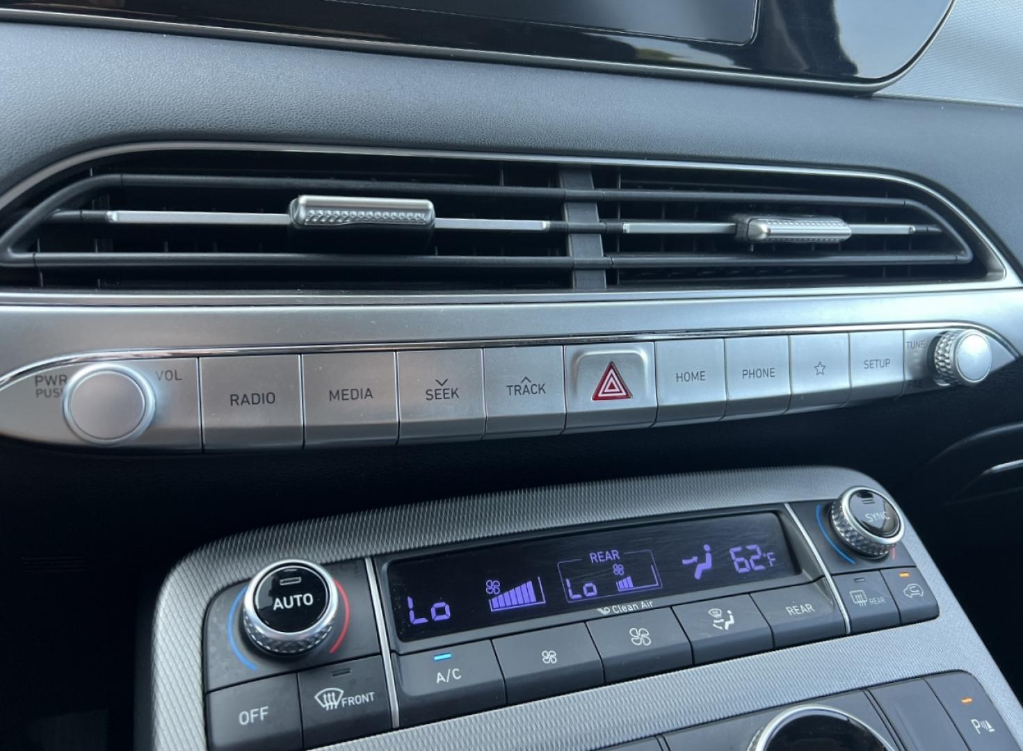 2020 NAVY /Gray Cloth Hyundai Palisade SEL (KM8R34HE9LU) with an 3.8L V6 engine, Automatic transmission, located at 2990 Old Orchard Rd., Jackson, MO, 63755, 37.354214, -89.612106 - 2020 Hyundai Palisade SEL 1-Owner 112xxx miles Front Wheel Drive 3.8L V6 Automatic 3rd Row Backup Camera Power Driver Seat Heated Seats Bluetooth Remote Start Cruise Power Windows/Locks/Mirrors We have financing available and we accept trades! Fill out a credit application on our websi - Photo#31