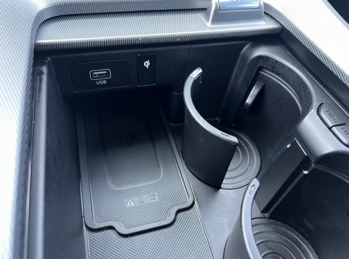 2020 NAVY /Gray Cloth Hyundai Palisade SEL (KM8R34HE9LU) with an 3.8L V6 engine, Automatic transmission, located at 2990 Old Orchard Rd., Jackson, MO, 63755, 37.354214, -89.612106 - 2020 Hyundai Palisade SEL 1-Owner 112xxx miles Front Wheel Drive 3.8L V6 Automatic 3rd Row Backup Camera Power Driver Seat Heated Seats Bluetooth Remote Start Cruise Power Windows/Locks/Mirrors We have financing available and we accept trades! Fill out a credit application on our websi - Photo#32
