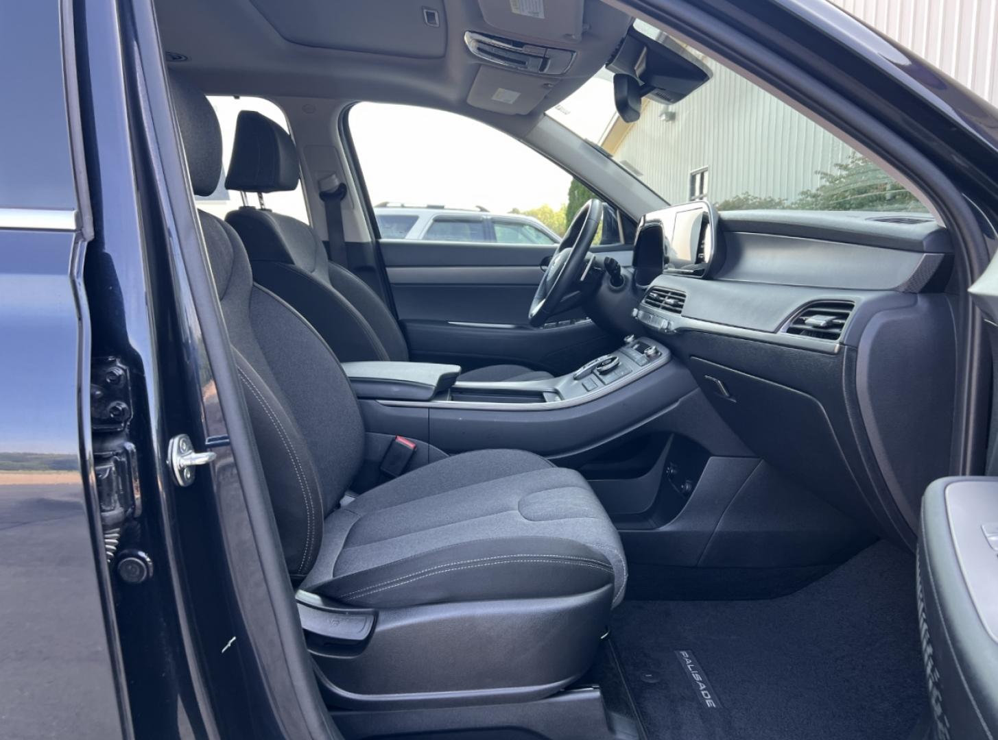 2020 NAVY /Gray Cloth Hyundai Palisade SEL (KM8R34HE9LU) with an 3.8L V6 engine, Automatic transmission, located at 2990 Old Orchard Rd., Jackson, MO, 63755, 37.354214, -89.612106 - 2020 Hyundai Palisade SEL 1-Owner 112xxx miles Front Wheel Drive 3.8L V6 Automatic 3rd Row Backup Camera Power Driver Seat Heated Seats Bluetooth Remote Start Cruise Power Windows/Locks/Mirrors We have financing available and we accept trades! Fill out a credit application on our websi - Photo#17