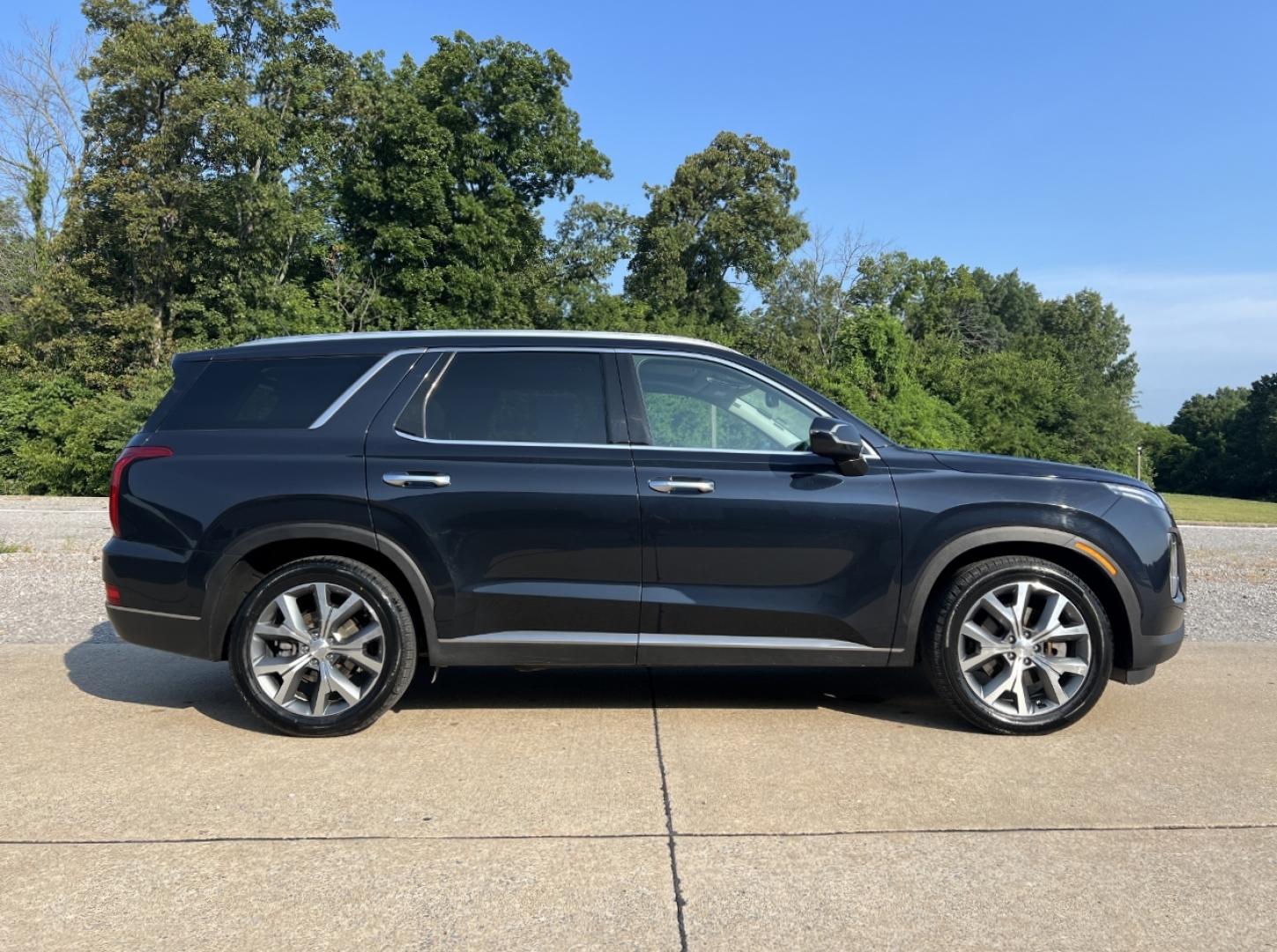 2020 NAVY /Gray Cloth Hyundai Palisade SEL (KM8R34HE9LU) with an 3.8L V6 engine, Automatic transmission, located at 2990 Old Orchard Rd., Jackson, MO, 63755, 37.354214, -89.612106 - 2020 Hyundai Palisade SEL 1-Owner 112xxx miles Front Wheel Drive 3.8L V6 Automatic 3rd Row Backup Camera Power Driver Seat Heated Seats Bluetooth Remote Start Cruise Power Windows/Locks/Mirrors We have financing available and we accept trades! Fill out a credit application on our websi - Photo#9