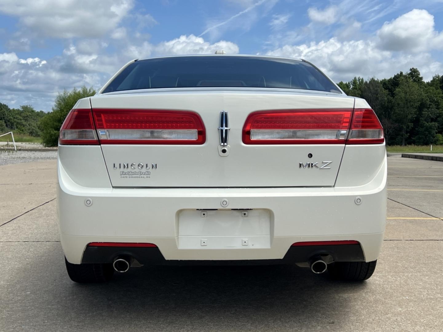 2012 WHITE /Black Leather Lincoln MKZ FWD (3LNHL2GC8CR) with an 3.5L V6 engine, Automatic transmission, located at 506 S. Kingshighway, Cape Girardeau, MO, 63703, (573) 235-5000, 37.294991, -89.553635 - 2012 Lincoln MKZ 1-Owner 150xxx miles 3.5L V6 Automatic Leather Navigation Backup Camera Power/Heated/Cooled Seats Sunroof Bluetooth Cruise Power Windows/Locks/Mirrors We have financing available and we accept trades! Fill out a credit application on our website or come by today! If yo - Photo#12