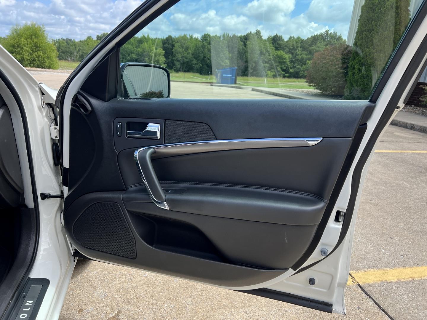 2012 WHITE /Black Leather Lincoln MKZ FWD (3LNHL2GC8CR) with an 3.5L V6 engine, Automatic transmission, located at 506 S. Kingshighway, Cape Girardeau, MO, 63703, (573) 235-5000, 37.294991, -89.553635 - 2012 Lincoln MKZ 1-Owner 150xxx miles 3.5L V6 Automatic Leather Navigation Backup Camera Power/Heated/Cooled Seats Sunroof Bluetooth Cruise Power Windows/Locks/Mirrors We have financing available and we accept trades! Fill out a credit application on our website or come by today! If yo - Photo#16