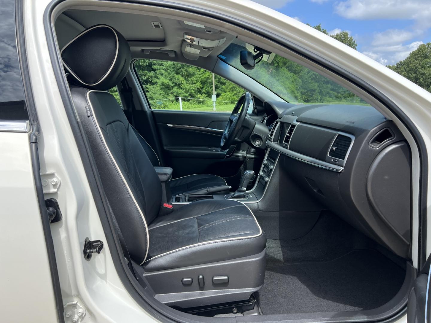 2012 WHITE /Black Leather Lincoln MKZ FWD (3LNHL2GC8CR) with an 3.5L V6 engine, Automatic transmission, located at 506 S. Kingshighway, Cape Girardeau, MO, 63703, (573) 235-5000, 37.294991, -89.553635 - 2012 Lincoln MKZ 1-Owner 150xxx miles 3.5L V6 Automatic Leather Navigation Backup Camera Power/Heated/Cooled Seats Sunroof Bluetooth Cruise Power Windows/Locks/Mirrors We have financing available and we accept trades! Fill out a credit application on our website or come by today! If yo - Photo#17