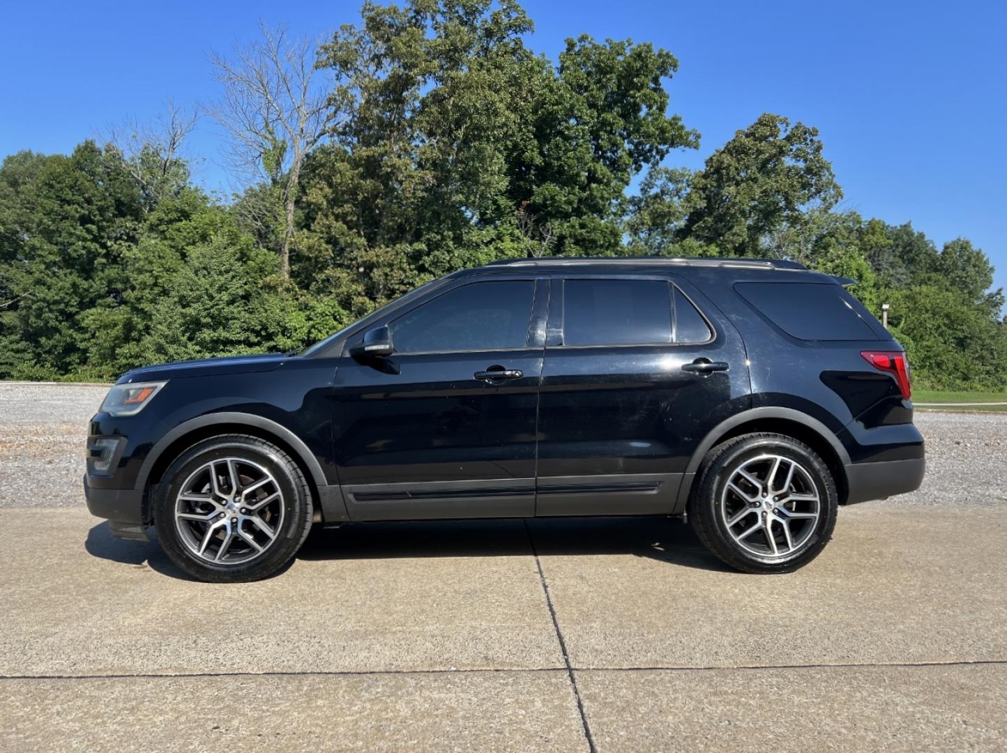 2016 BLACK /Black Leather Ford Explorer Sport 4WD (1FM5K8GT2GG) with an 3.5L V6 engine, Automatic transmission, located at 2990 Old Orchard Rd., Jackson, MO, 63755, 37.354214, -89.612106 - 2016 Ford Explorer Sport 111xxx miles 4 Wheel Drive 3.5L V6 Automatic Leather 3rd Row Navigation Power/Heated/Cooled Seats Backup Camera Sunroof Bluetooth Remote Start Cruise Power Windows/Locks/Mirrors We have financing available and we accept trades! Fill out a credit application on - Photo#9