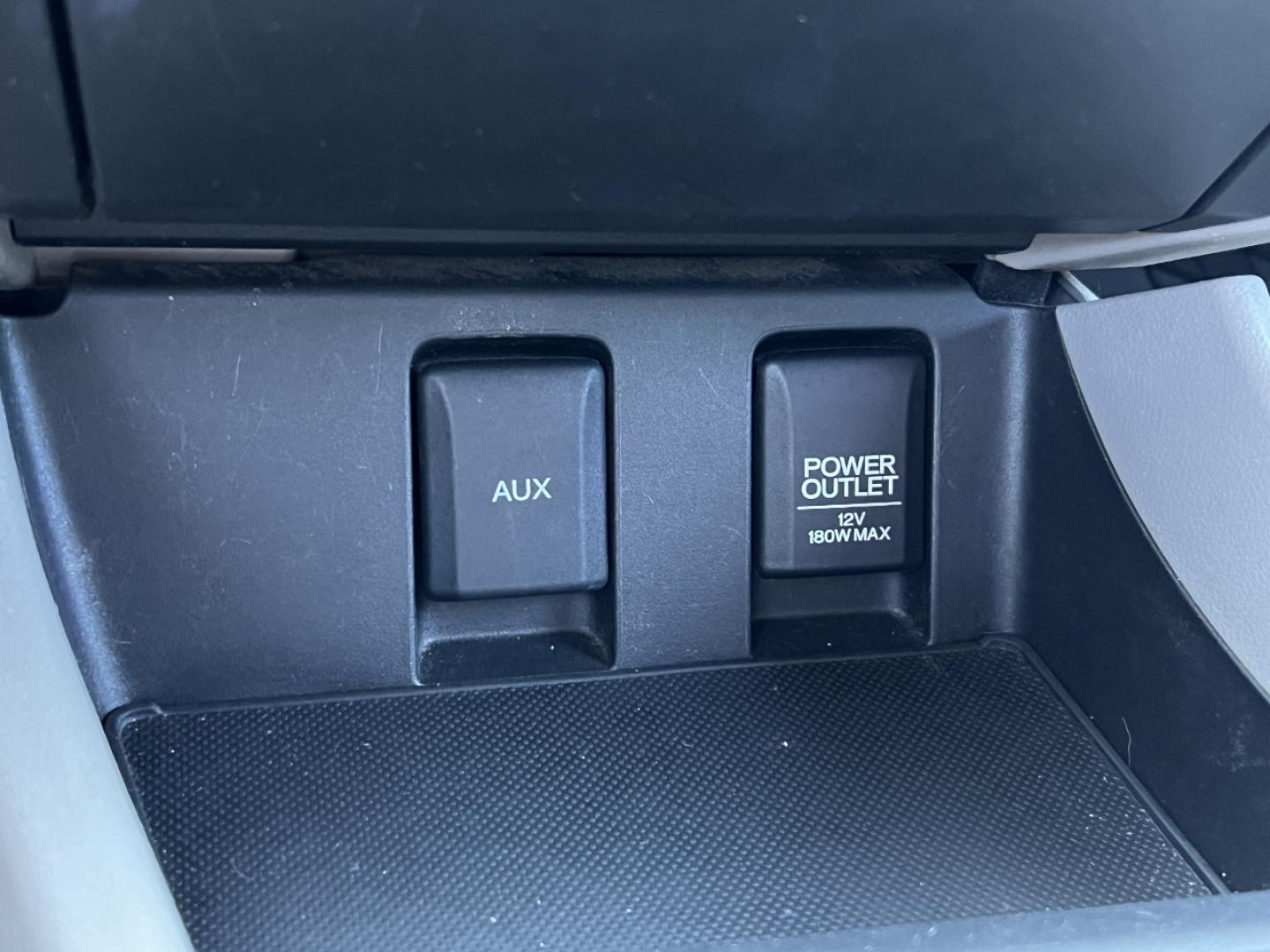 2013 BLUE /Gray Cloth Honda Civic LX Sedan (19XFB2F52DE) with an 1.8L 4 Cyl. engine, Automatic transmission, located at 2990 Old Orchard Rd., Jackson, MO, 63755, 37.354214, -89.612106 - 2013 Honda Civic LX 120xxx miles Front Wheel Drive 1.8L 4 Cyl. Automatic Backup Camera Bluetooth Cruise Power Windows/Locks/Mirrors We have financing available and we accept trades! Fill out a credit application on our website or come by today! If you have any questions, give us a call at - Photo#24