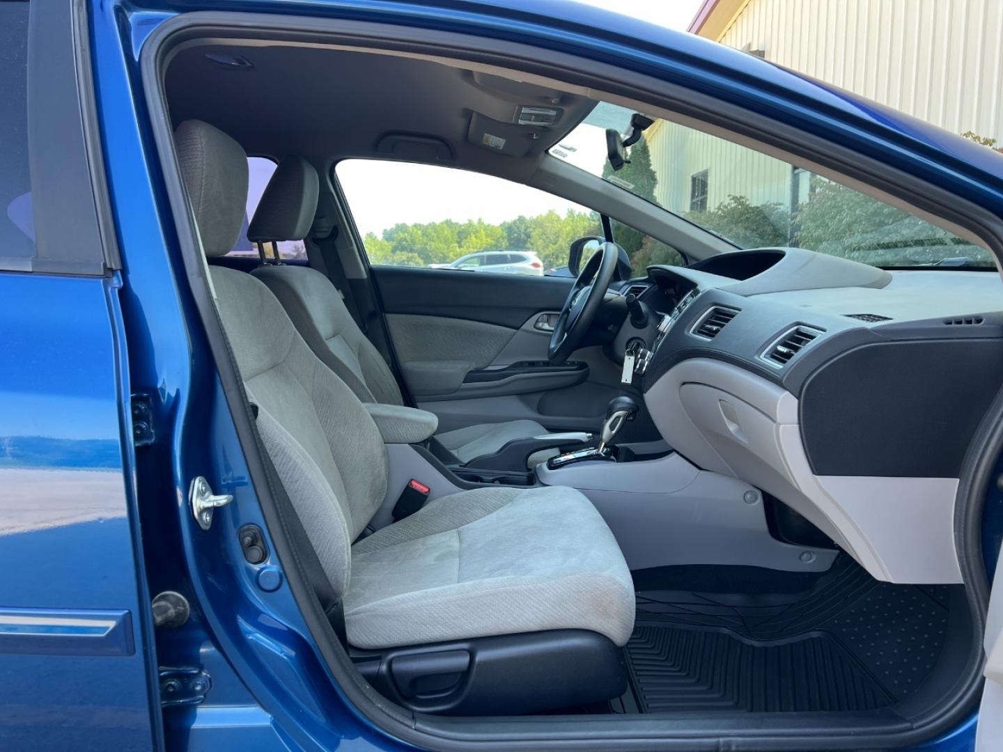 2013 BLUE /Gray Cloth Honda Civic LX Sedan (19XFB2F52DE) with an 1.8L 4 Cyl. engine, Automatic transmission, located at 2990 Old Orchard Rd., Jackson, MO, 63755, 37.354214, -89.612106 - 2013 Honda Civic LX 120xxx miles Front Wheel Drive 1.8L 4 Cyl. Automatic Backup Camera Bluetooth Cruise Power Windows/Locks/Mirrors We have financing available and we accept trades! Fill out a credit application on our website or come by today! If you have any questions, give us a call at - Photo#13