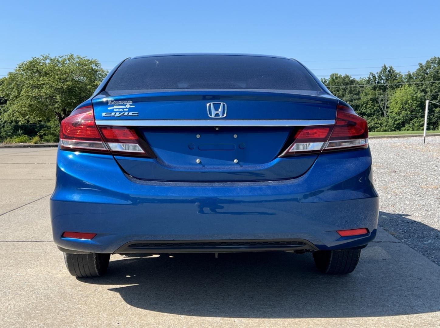 2013 BLUE /Gray Cloth Honda Civic LX Sedan (19XFB2F52DE) with an 1.8L 4 Cyl. engine, Automatic transmission, located at 2990 Old Orchard Rd., Jackson, MO, 63755, 37.354214, -89.612106 - 2013 Honda Civic LX 120xxx miles Front Wheel Drive 1.8L 4 Cyl. Automatic Backup Camera Bluetooth Cruise Power Windows/Locks/Mirrors We have financing available and we accept trades! Fill out a credit application on our website or come by today! If you have any questions, give us a call at - Photo#8