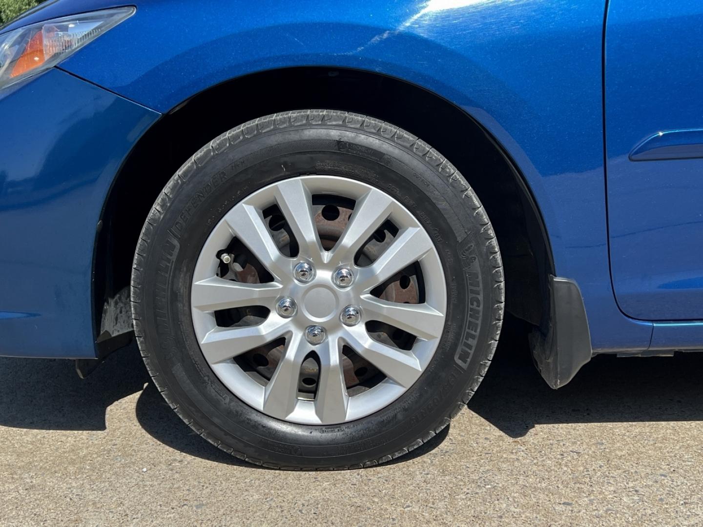 2013 BLUE /Gray Cloth Honda Civic LX Sedan (19XFB2F52DE) with an 1.8L 4 Cyl. engine, Automatic transmission, located at 2990 Old Orchard Rd., Jackson, MO, 63755, 37.354214, -89.612106 - 2013 Honda Civic LX 120xxx miles Front Wheel Drive 1.8L 4 Cyl. Automatic Backup Camera Bluetooth Cruise Power Windows/Locks/Mirrors We have financing available and we accept trades! Fill out a credit application on our website or come by today! If you have any questions, give us a call at - Photo#31