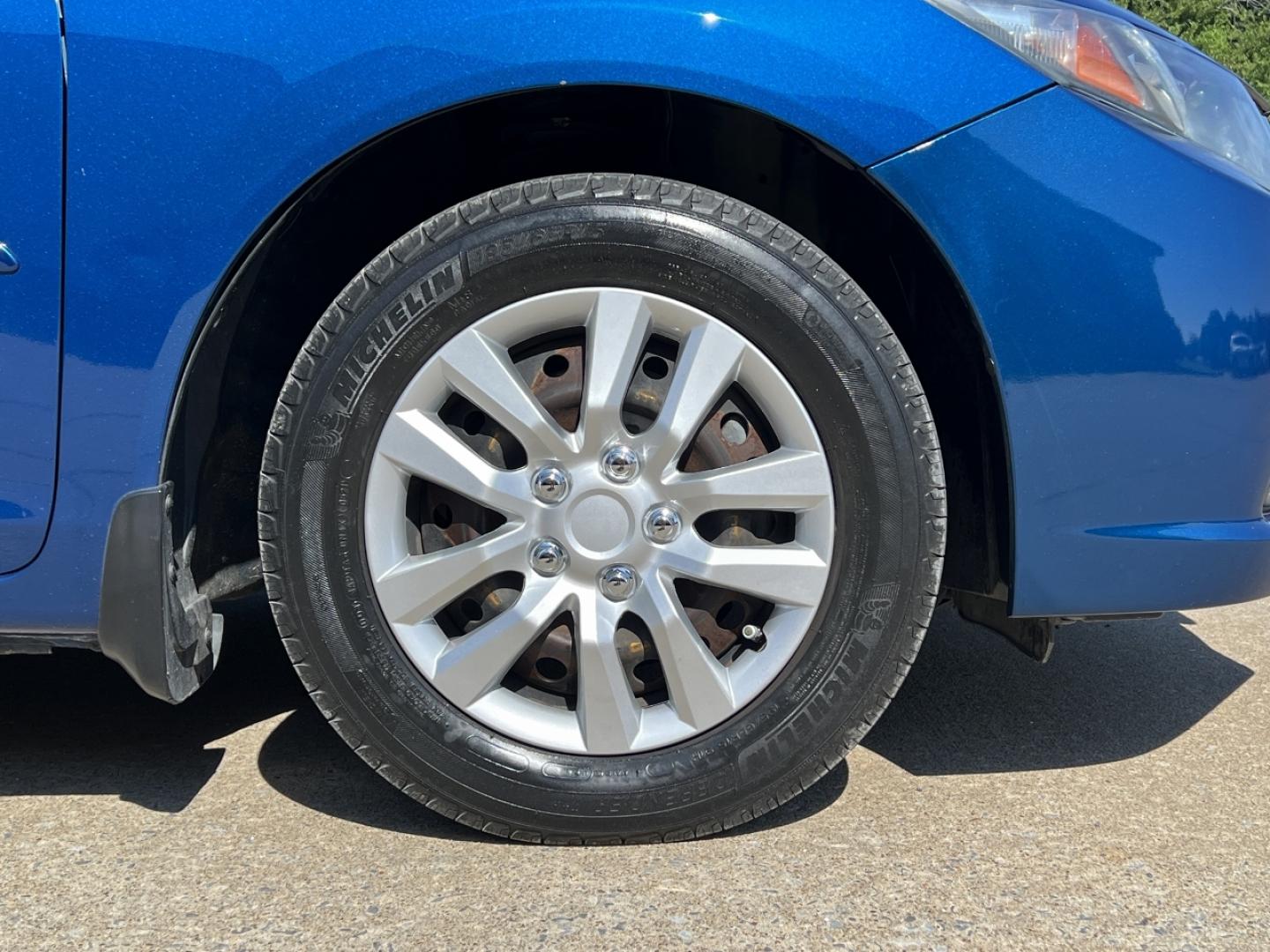 2013 BLUE /Gray Cloth Honda Civic LX Sedan (19XFB2F52DE) with an 1.8L 4 Cyl. engine, Automatic transmission, located at 2990 Old Orchard Rd., Jackson, MO, 63755, 37.354214, -89.612106 - 2013 Honda Civic LX 120xxx miles Front Wheel Drive 1.8L 4 Cyl. Automatic Backup Camera Bluetooth Cruise Power Windows/Locks/Mirrors We have financing available and we accept trades! Fill out a credit application on our website or come by today! If you have any questions, give us a call at - Photo#34