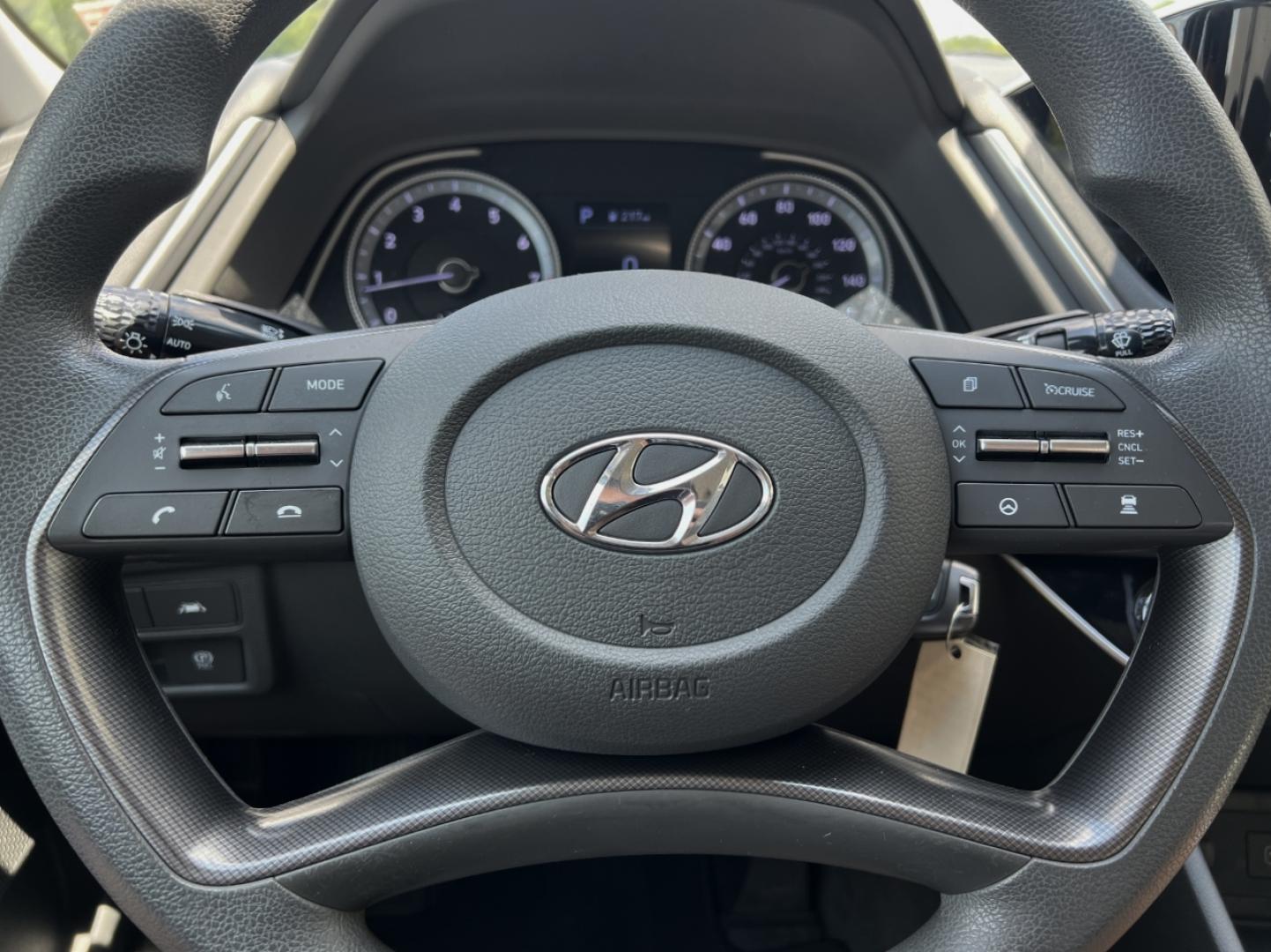 2020 WHITE /Gray Cloth Hyundai Sonata SE (5NPEG4JA2LH) with an 2.4L 4 Cyl. engine, Automatic transmission, located at 2990 Old Orchard Rd., Jackson, MO, 63755, 37.354214, -89.612106 - 2020 Hyundai Sonata SE 1-Owner 104xxx miles Front Wheel Drive 2.5L 4 Cyl. Automatic Backup Camera Bluetooth Cruise Power Windows/Locks/Mirrors We have financing available and we accept trades! Fill out a credit application on our website or come by today! If you have any questions, give u - Photo#19