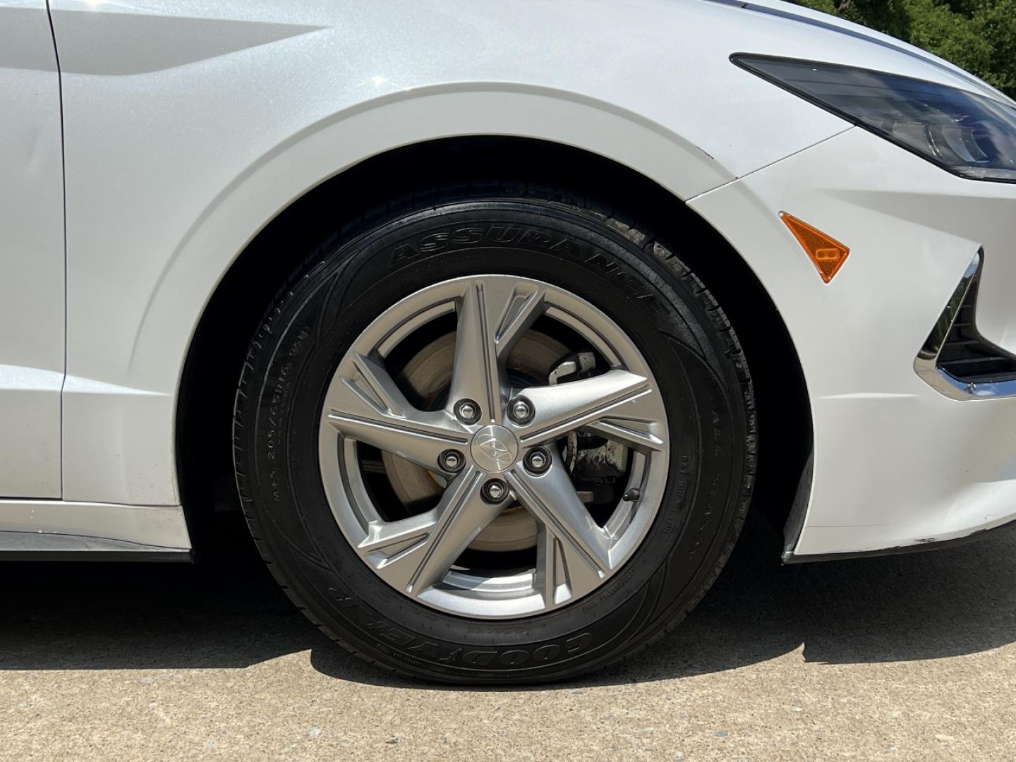 2020 WHITE /Gray Cloth Hyundai Sonata SE (5NPEG4JA2LH) with an 2.4L 4 Cyl. engine, Automatic transmission, located at 2990 Old Orchard Rd., Jackson, MO, 63755, 37.354214, -89.612106 - 2020 Hyundai Sonata SE 1-Owner 104xxx miles Front Wheel Drive 2.5L 4 Cyl. Automatic Backup Camera Bluetooth Cruise Power Windows/Locks/Mirrors We have financing available and we accept trades! Fill out a credit application on our website or come by today! If you have any questions, give u - Photo#33