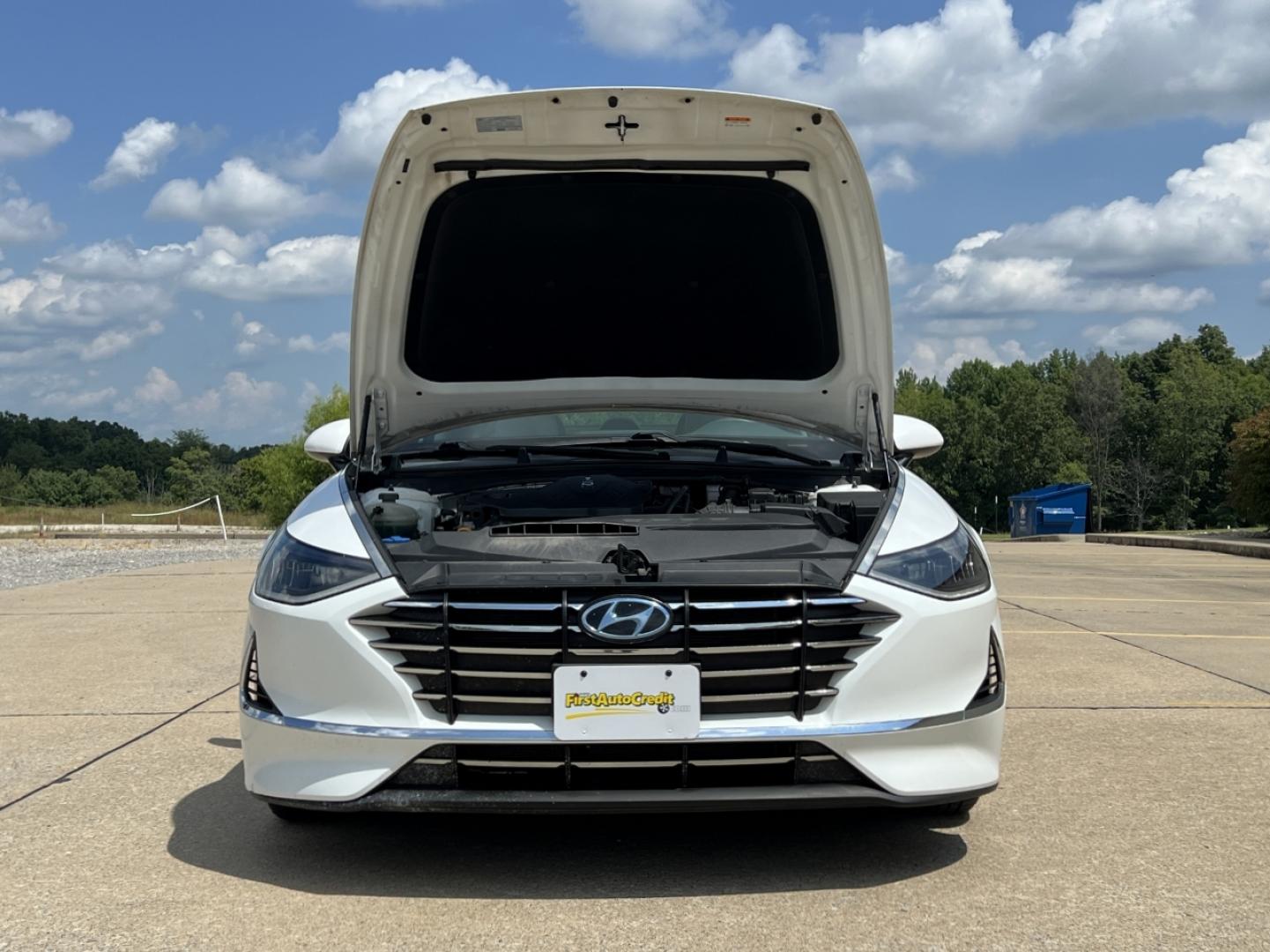 2020 WHITE /Gray Cloth Hyundai Sonata SE (5NPEG4JA2LH) with an 2.4L 4 Cyl. engine, Automatic transmission, located at 2990 Old Orchard Rd., Jackson, MO, 63755, 37.354214, -89.612106 - 2020 Hyundai Sonata SE 1-Owner 104xxx miles Front Wheel Drive 2.5L 4 Cyl. Automatic Backup Camera Bluetooth Cruise Power Windows/Locks/Mirrors We have financing available and we accept trades! Fill out a credit application on our website or come by today! If you have any questions, give u - Photo#27