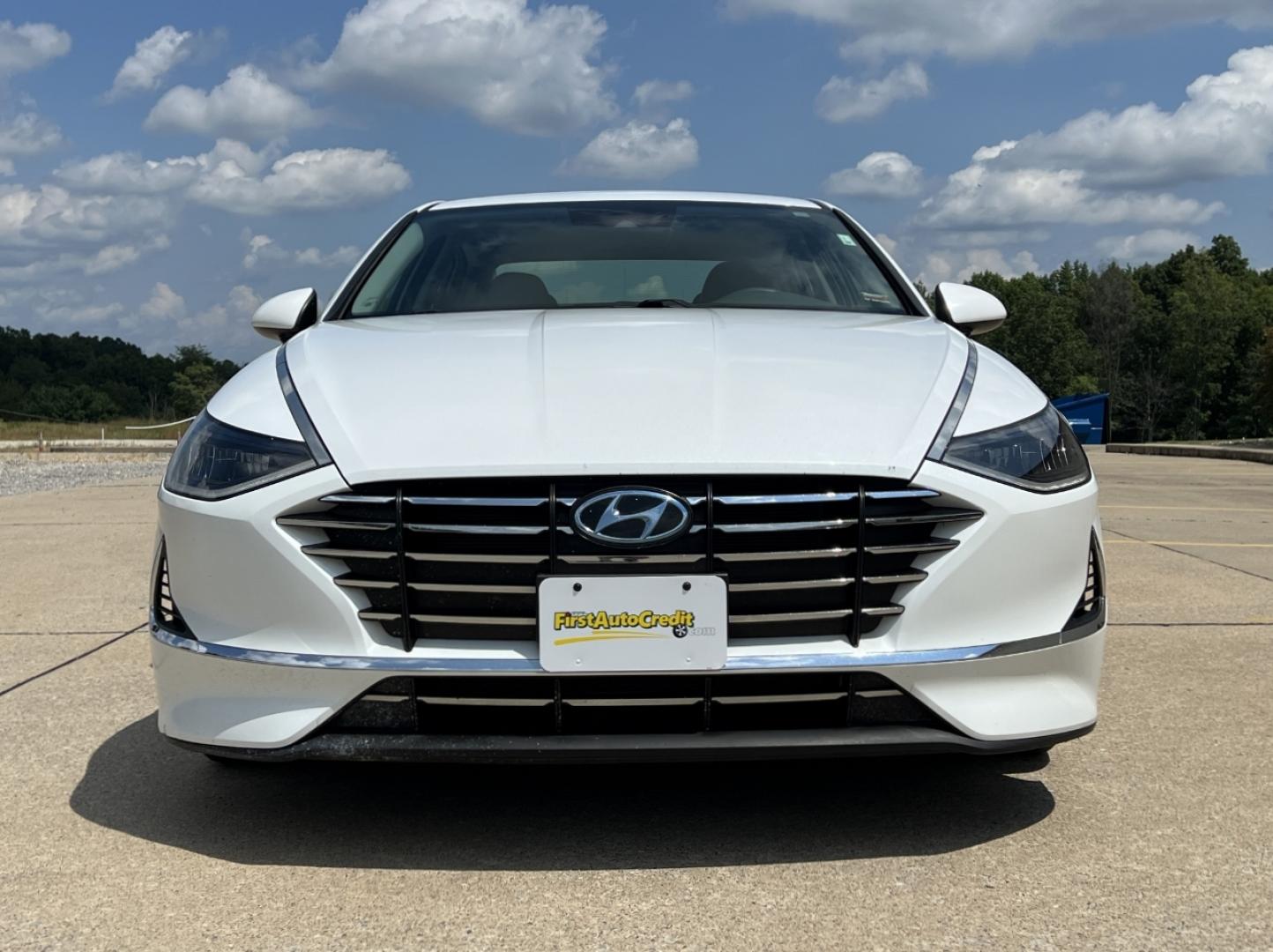 2020 WHITE /Gray Cloth Hyundai Sonata SE (5NPEG4JA2LH) with an 2.4L 4 Cyl. engine, Automatic transmission, located at 2990 Old Orchard Rd., Jackson, MO, 63755, 37.354214, -89.612106 - 2020 Hyundai Sonata SE 1-Owner 104xxx miles Front Wheel Drive 2.5L 4 Cyl. Automatic Backup Camera Bluetooth Cruise Power Windows/Locks/Mirrors We have financing available and we accept trades! Fill out a credit application on our website or come by today! If you have any questions, give u - Photo#9