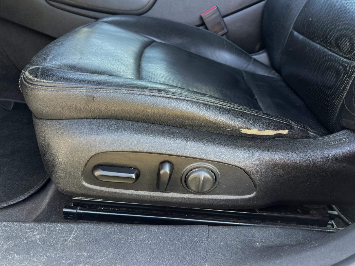 2017 WHITE /Black Leather Chevrolet Malibu Premier (1G1ZH5SX5HF) with an 2.0L 4 Cyl. engine, Automatic transmission, located at 506 S. Kingshighway, Cape Girardeau, MO, 63703, (573) 235-5000, 37.294991, -89.553635 - 2017 Chevrolet Malibu Premier 151xxx miles Front Wheel Drive 2.0L 4 Cyl. Automatic Leather Navigation Backup Camera Power/Heated/Cooled Seats Heated Steering Wheel Sunroof Bluetooth Remote Start Cruise Power Windows/Locks/Mirrors We have financing available and we accept trades! Fill - Photo#6
