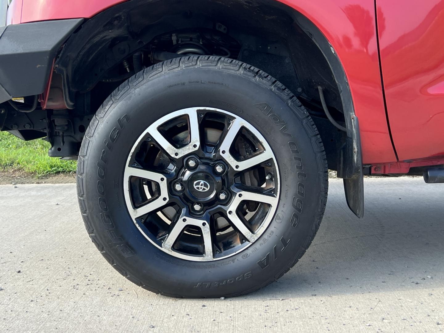 2011 RED /Black Cloth Toyota Tundra Tundra-Grade 5.7L FFV Double Cab 4WD (5TFUW5F11BX) with an 5.7L V8 engine, Automatic transmission, located at 506 S. Kingshighway, Cape Girardeau, MO, 63703, (573) 235-5000, 37.294991, -89.553635 - 2011 Toyota Tundra Grade 163xxx miles 4x4 5.7L V8 Automatic Power Driver Seat Cruise Power Windows/Locks/Mirrors We have financing available and we accept trades! Fill out a credit application on our website or come by today! If you have any questions, give us a call at (573) 235-5000 or vi - Photo#32