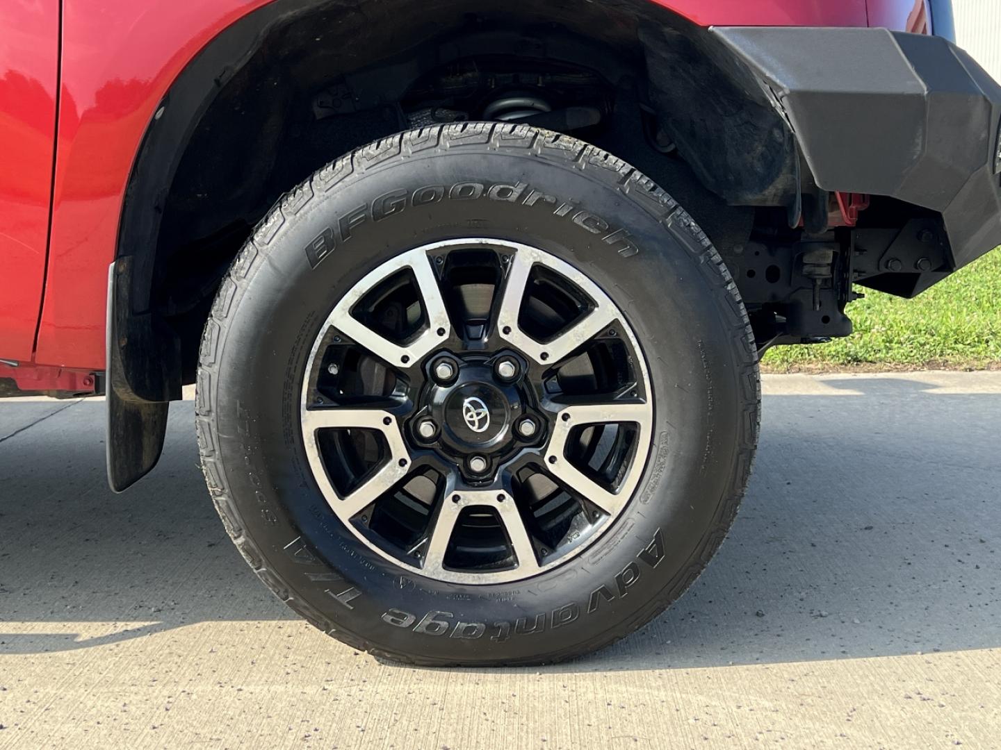 2011 RED /Black Cloth Toyota Tundra Tundra-Grade 5.7L FFV Double Cab 4WD (5TFUW5F11BX) with an 5.7L V8 engine, Automatic transmission, located at 506 S. Kingshighway, Cape Girardeau, MO, 63703, (573) 235-5000, 37.294991, -89.553635 - 2011 Toyota Tundra Grade 163xxx miles 4x4 5.7L V8 Automatic Power Driver Seat Cruise Power Windows/Locks/Mirrors We have financing available and we accept trades! Fill out a credit application on our website or come by today! If you have any questions, give us a call at (573) 235-5000 or vi - Photo#34