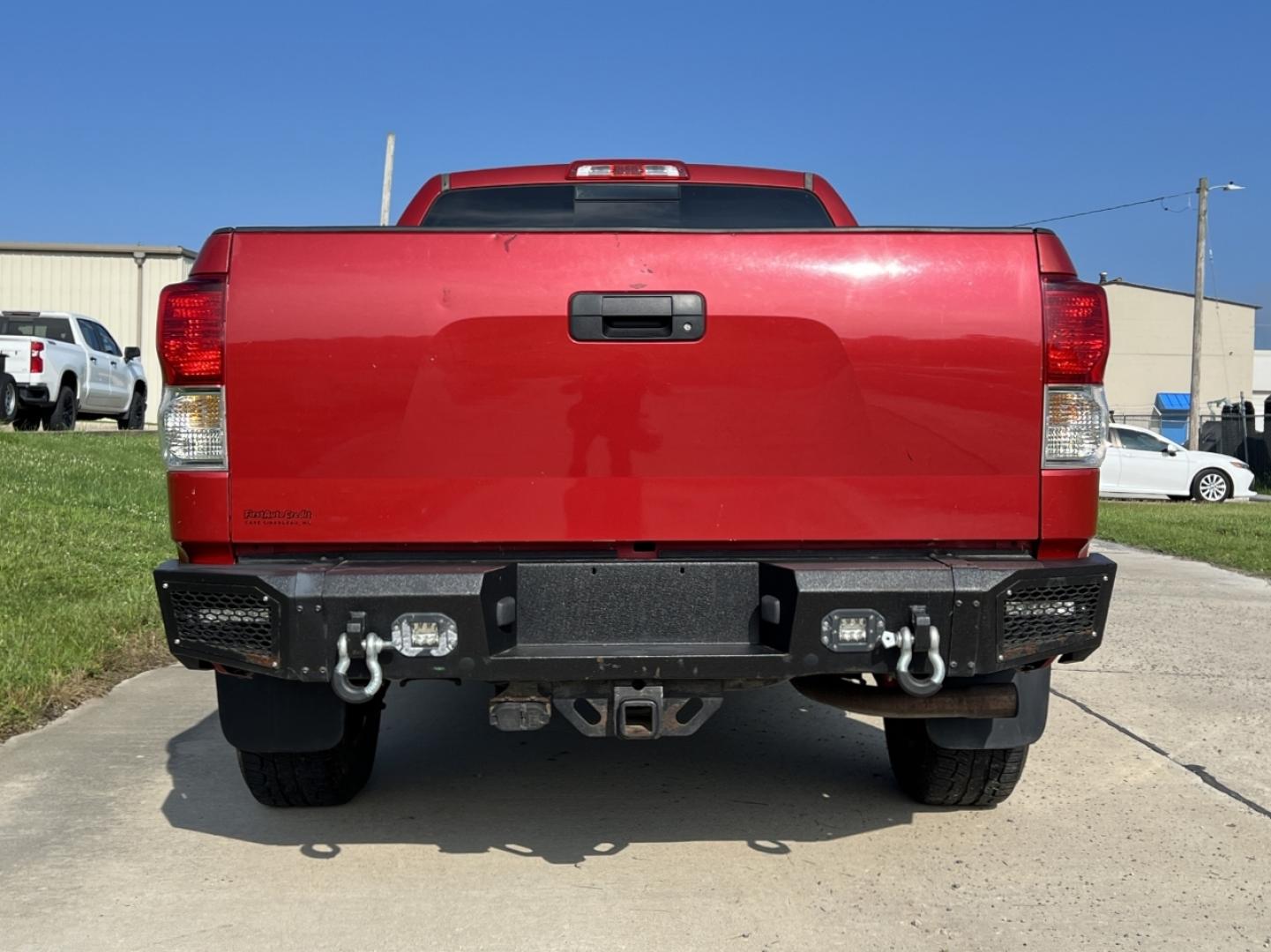 2011 RED /Black Cloth Toyota Tundra Tundra-Grade 5.7L FFV Double Cab 4WD (5TFUW5F11BX) with an 5.7L V8 engine, Automatic transmission, located at 506 S. Kingshighway, Cape Girardeau, MO, 63703, (573) 235-5000, 37.294991, -89.553635 - 2011 Toyota Tundra Grade 163xxx miles 4x4 5.7L V8 Automatic Power Driver Seat Cruise Power Windows/Locks/Mirrors We have financing available and we accept trades! Fill out a credit application on our website or come by today! If you have any questions, give us a call at (573) 235-5000 or vi - Photo#9