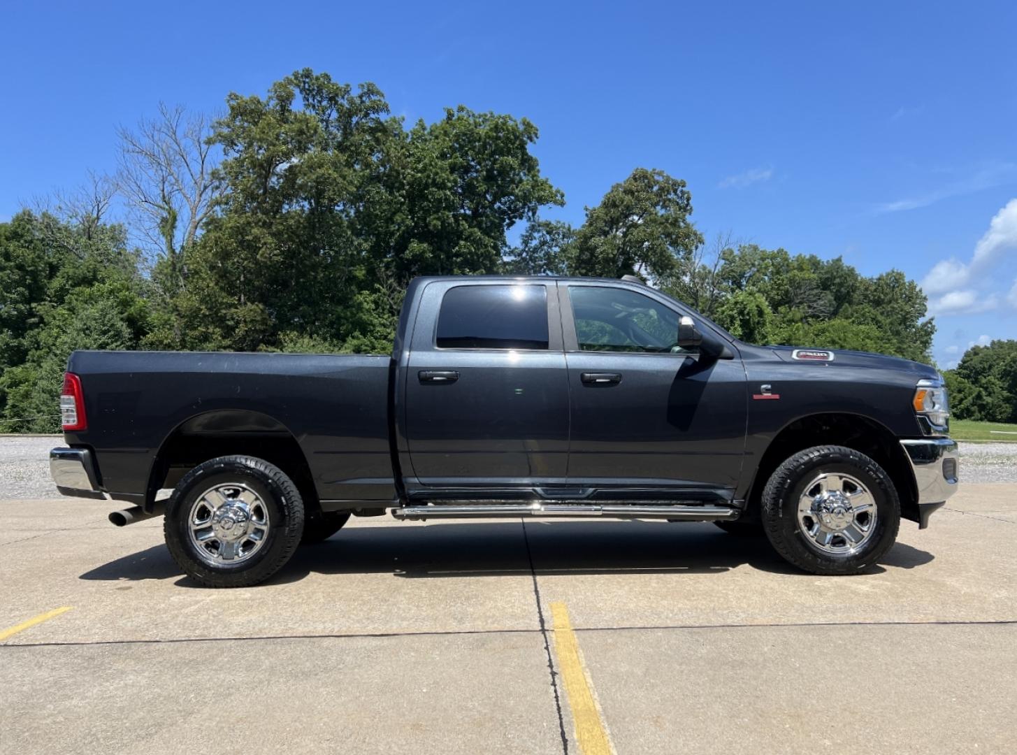2021 GRAY /Gray Cloth RAM 2500 Big Horn Crew Cab SWB 4WD (3C6UR5DL6MG) with an 6.7L I6 TURBO DIESEL engine, Automatic transmission, located at 506 S. Kingshighway, Cape Girardeau, MO, 63703, (573) 235-5000, 37.294991, -89.553635 - 2021 Ram 2500 Heavy Duty Big Horn 65xxx miles 4x4 6.7L I6 Turbo Diesel Automatic Backup Camera Bluetooth Cruise Power Windows/Locks/Mirrors We have financing available and we accept trades! Fill out a credit application on our website or come by today! If you have any questions, give us a - Photo#6