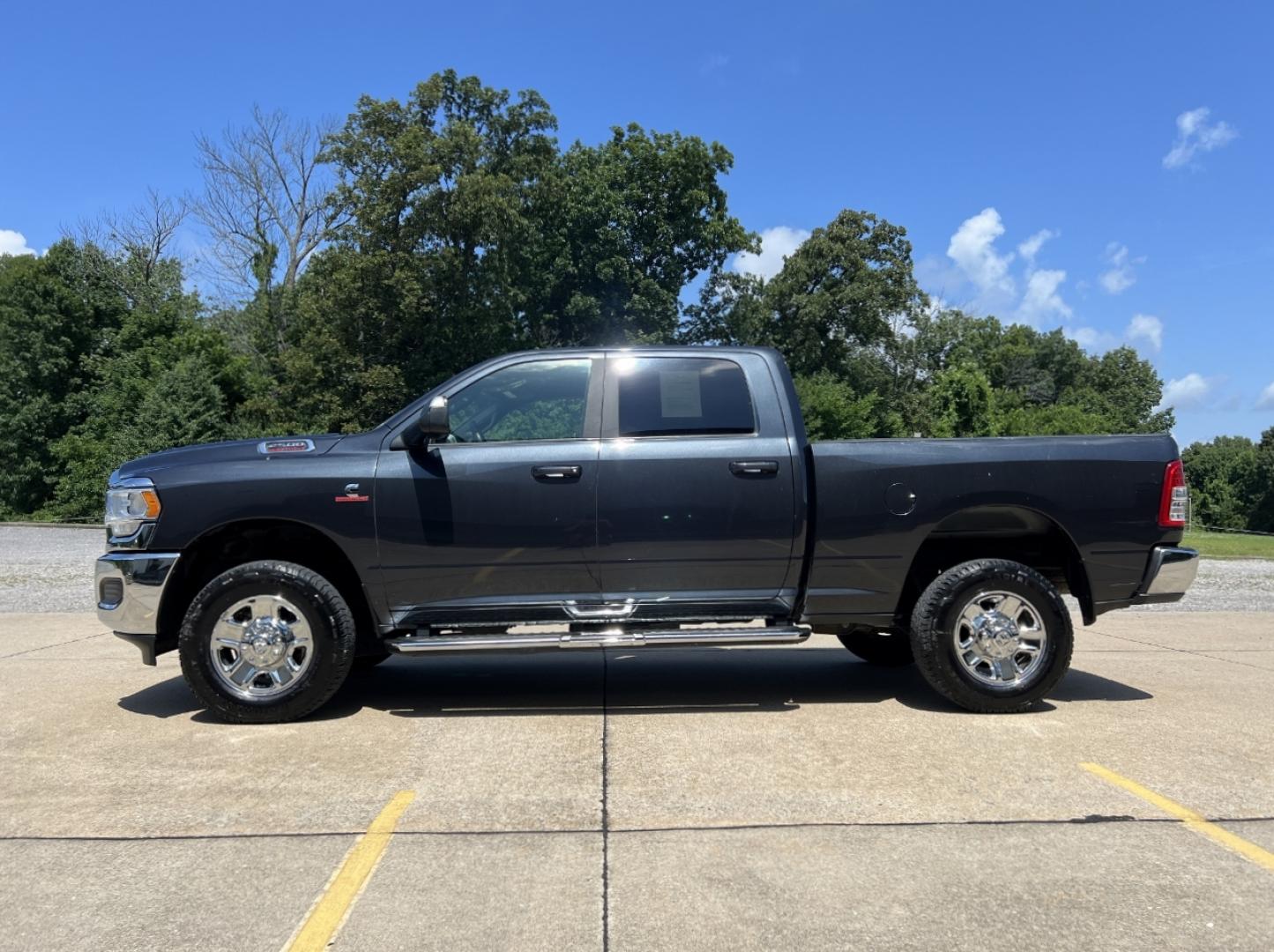 2021 GRAY /Gray Cloth RAM 2500 Big Horn Crew Cab SWB 4WD (3C6UR5DL6MG) with an 6.7L I6 TURBO DIESEL engine, Automatic transmission, located at 506 S. Kingshighway, Cape Girardeau, MO, 63703, (573) 235-5000, 37.294991, -89.553635 - 2021 Ram 2500 Heavy Duty Big Horn 65xxx miles 4x4 6.7L I6 Turbo Diesel Automatic Backup Camera Bluetooth Cruise Power Windows/Locks/Mirrors We have financing available and we accept trades! Fill out a credit application on our website or come by today! If you have any questions, give us a - Photo#5