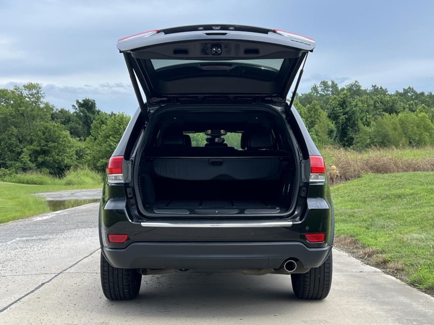 2017 BLACK /Black Leather Jeep Grand Cherokee Limited 2WD (1C4RJEBG6HC) with an 3.6L V6 engine, Automatic transmission, located at 506 S. Kingshighway, Cape Girardeau, MO, 63703, (573) 235-5000, 37.294991, -89.553635 - 2017 Jeep Grand Cherokee Limited 152xxx miles Rear Wheel Drive 3.6L V6 Automatic Leather Navigation Power/Heated/Cooled Seats Heated Rear Seats Heated Steering Wheel Backup Camera Sunroof Bluetooth Remote Start Cruise Power Windows/Locks/Mirrors We have financing available and we acc - Photo#22