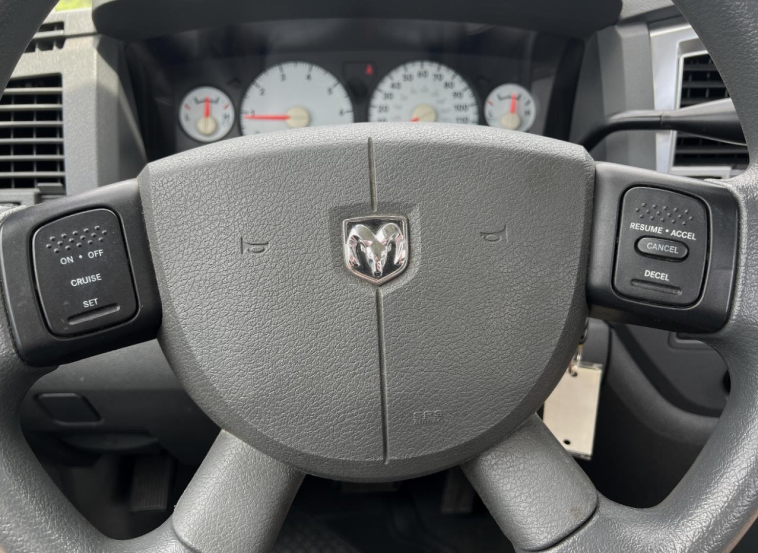 2007 WHITE /Gray Cloth Dodge Ram 1500 SLT 2WD (1D7HA16267J) with an 5.7L V8 engine, Automatic transmission, located at 506 S. Kingshighway, Cape Girardeau, MO, 63703, (573) 235-5000, 37.294991, -89.553635 - 2007 Dodge Ram 1500 SLT 1-Owner Only 86xxx miles Rear Wheel Drive 5.7L V8 Automatic Cruise Power Windows/Locks/Mirrors We have financing available and we accept trades! Fill out a credit application on our website or come by today! If you have any questions, give us a call at (573) 235-5000 - Photo#16